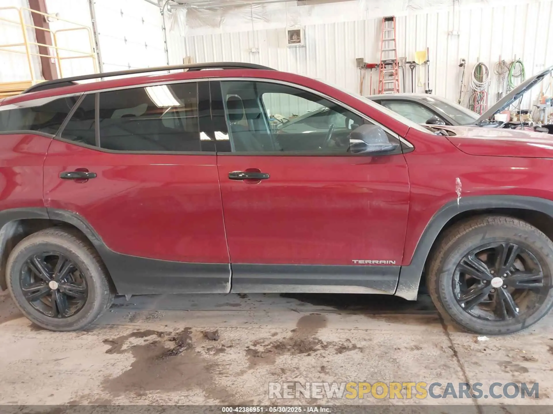 13 Photograph of a damaged car 3GKALMEV2LL102838 GMC TERRAIN 2020