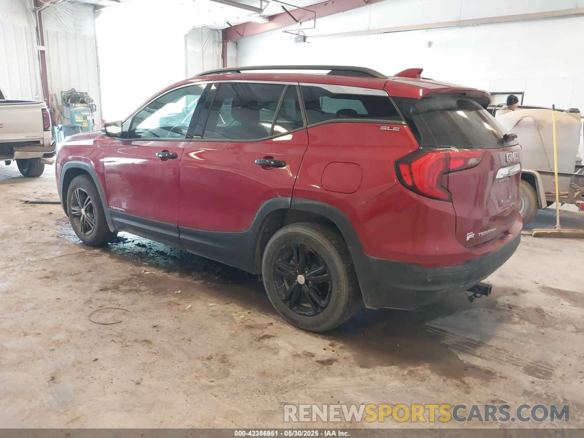 3 Photograph of a damaged car 3GKALMEV2LL102838 GMC TERRAIN 2020