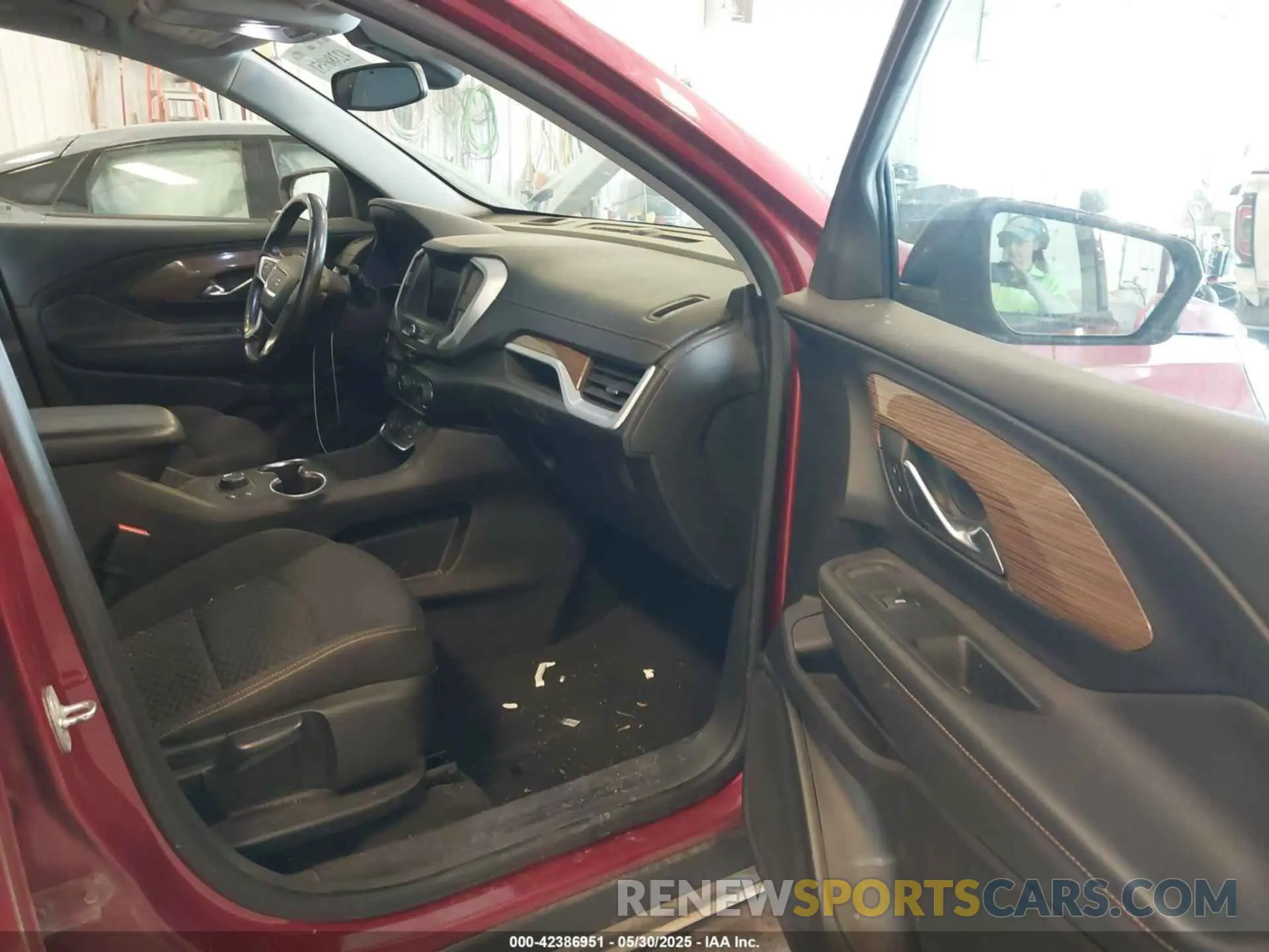5 Photograph of a damaged car 3GKALMEV2LL102838 GMC TERRAIN 2020