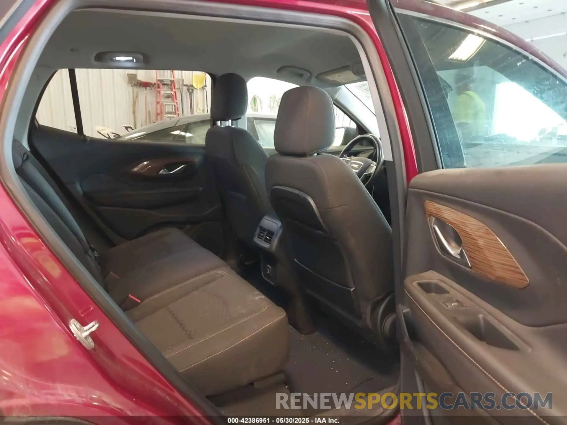 8 Photograph of a damaged car 3GKALMEV2LL102838 GMC TERRAIN 2020