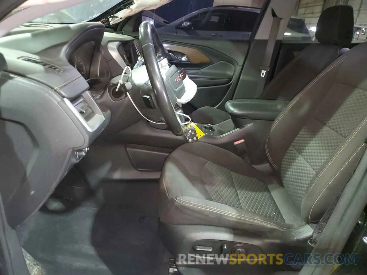 7 Photograph of a damaged car 3GKALMEV2LL124466 GMC TERRAIN 2020