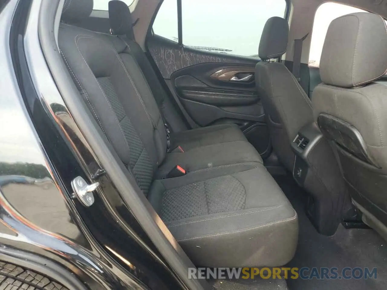 11 Photograph of a damaged car 3GKALMEV2LL129876 GMC TERRAIN 2020