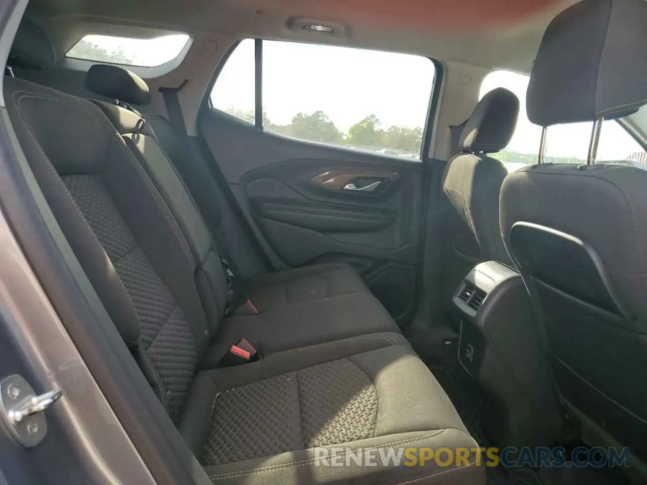 11 Photograph of a damaged car 3GKALMEV4LL172213 GMC TERRAIN 2020