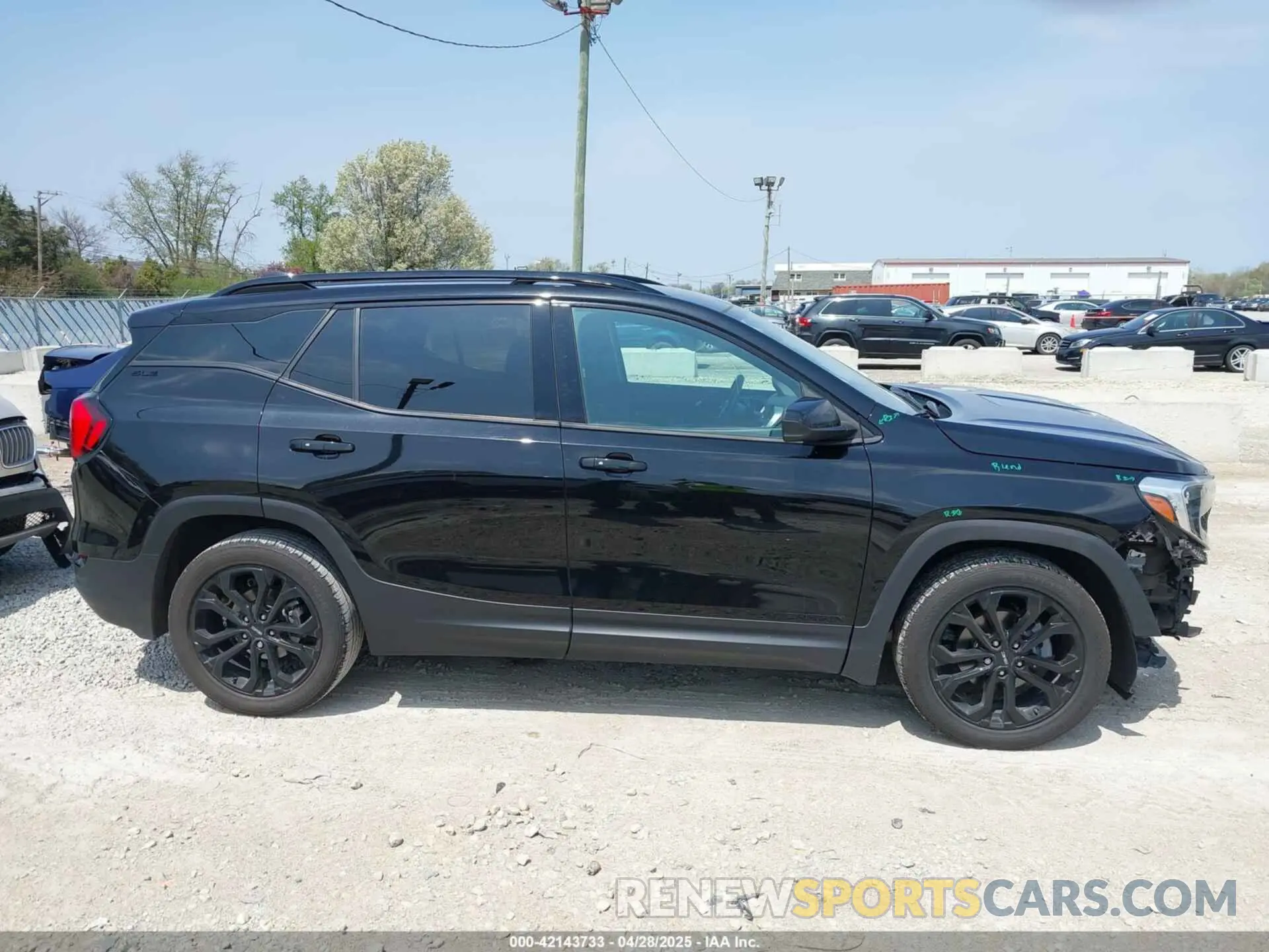14 Photograph of a damaged car 3GKALMEV4LL174737 GMC TERRAIN 2020