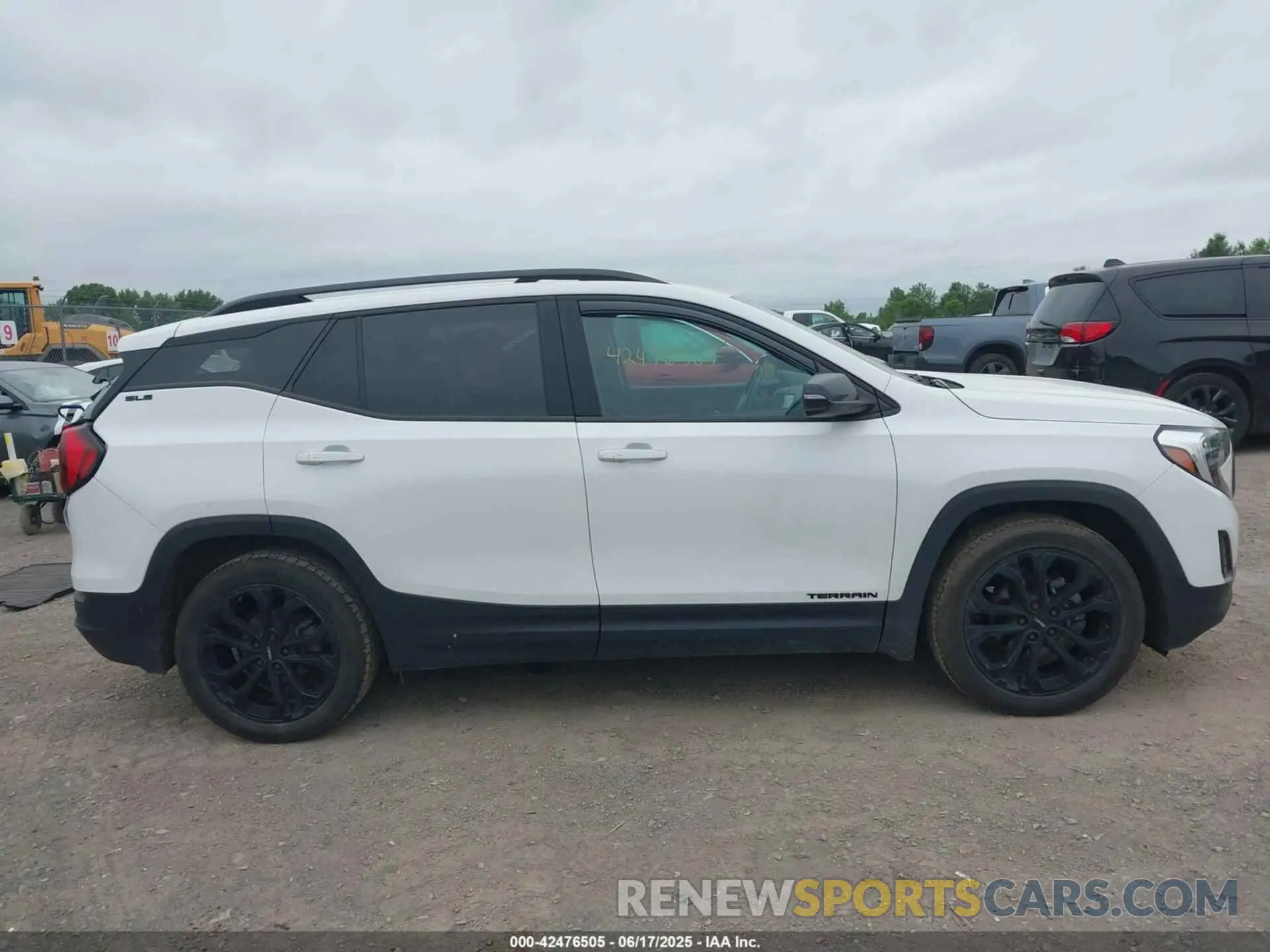 13 Photograph of a damaged car 3GKALMEV4LL204321 GMC TERRAIN 2020