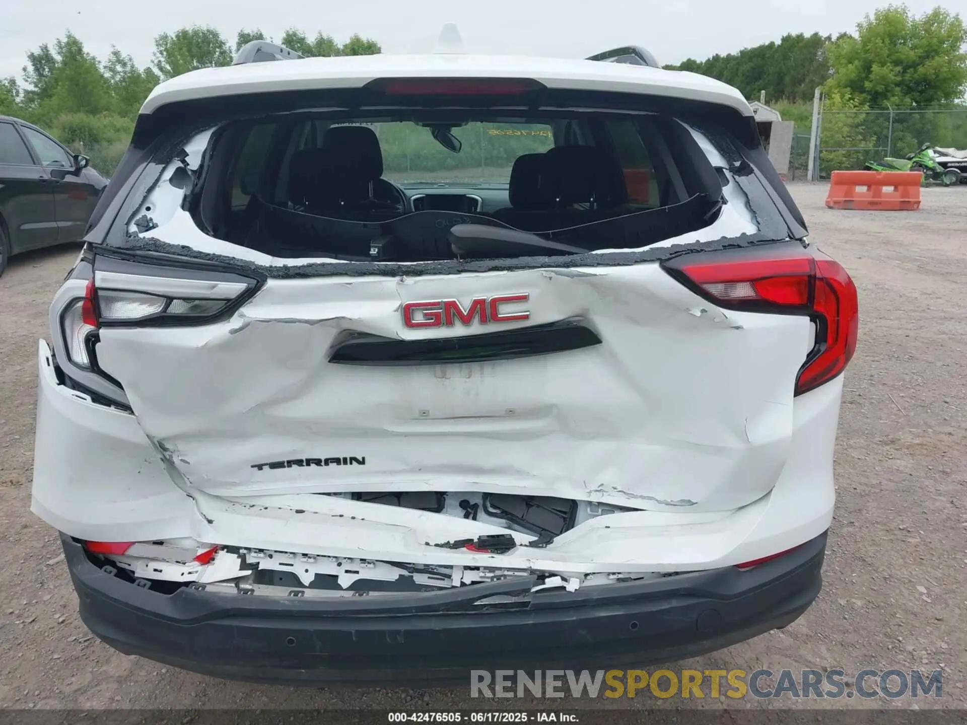 16 Photograph of a damaged car 3GKALMEV4LL204321 GMC TERRAIN 2020