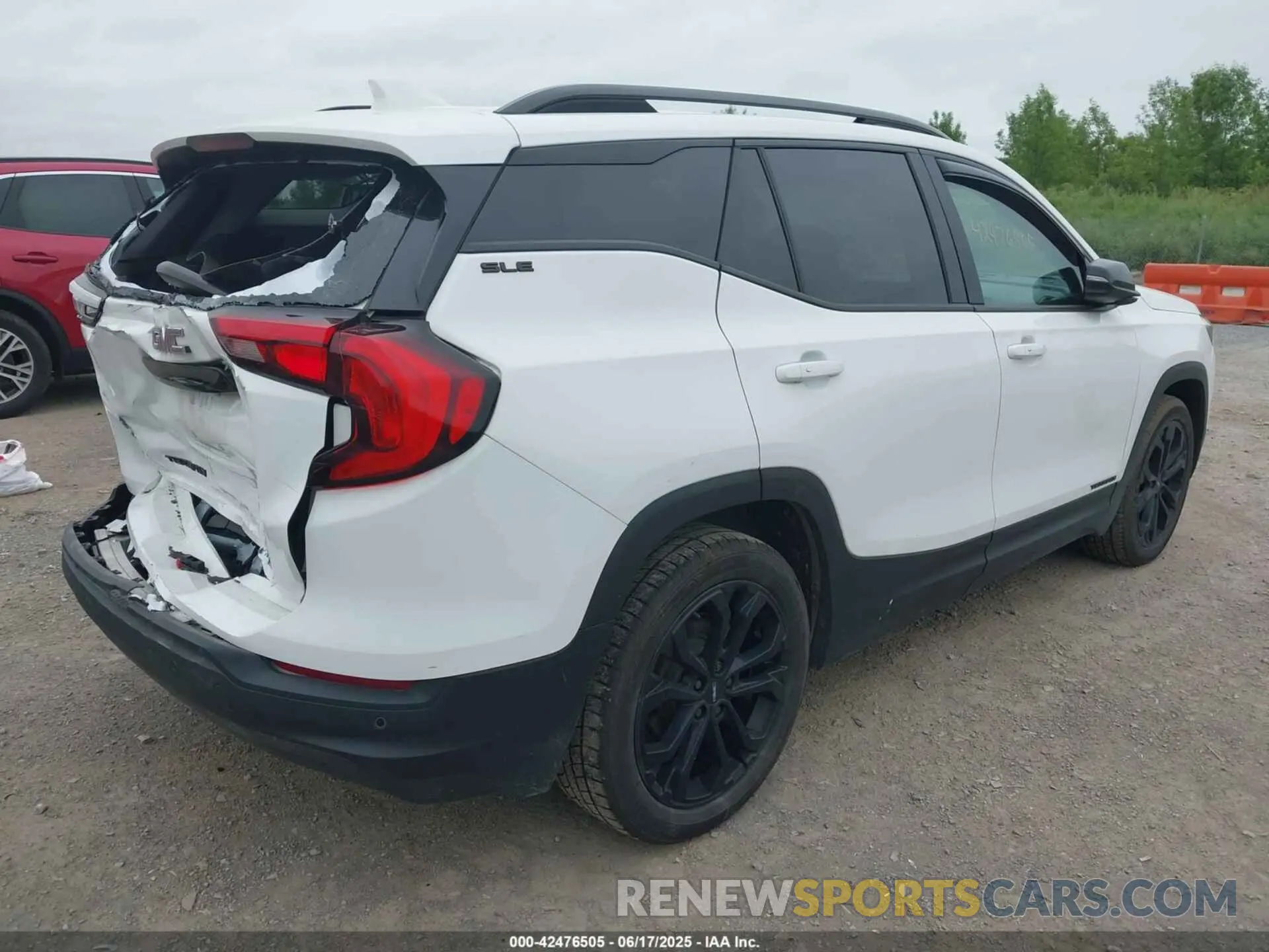 4 Photograph of a damaged car 3GKALMEV4LL204321 GMC TERRAIN 2020