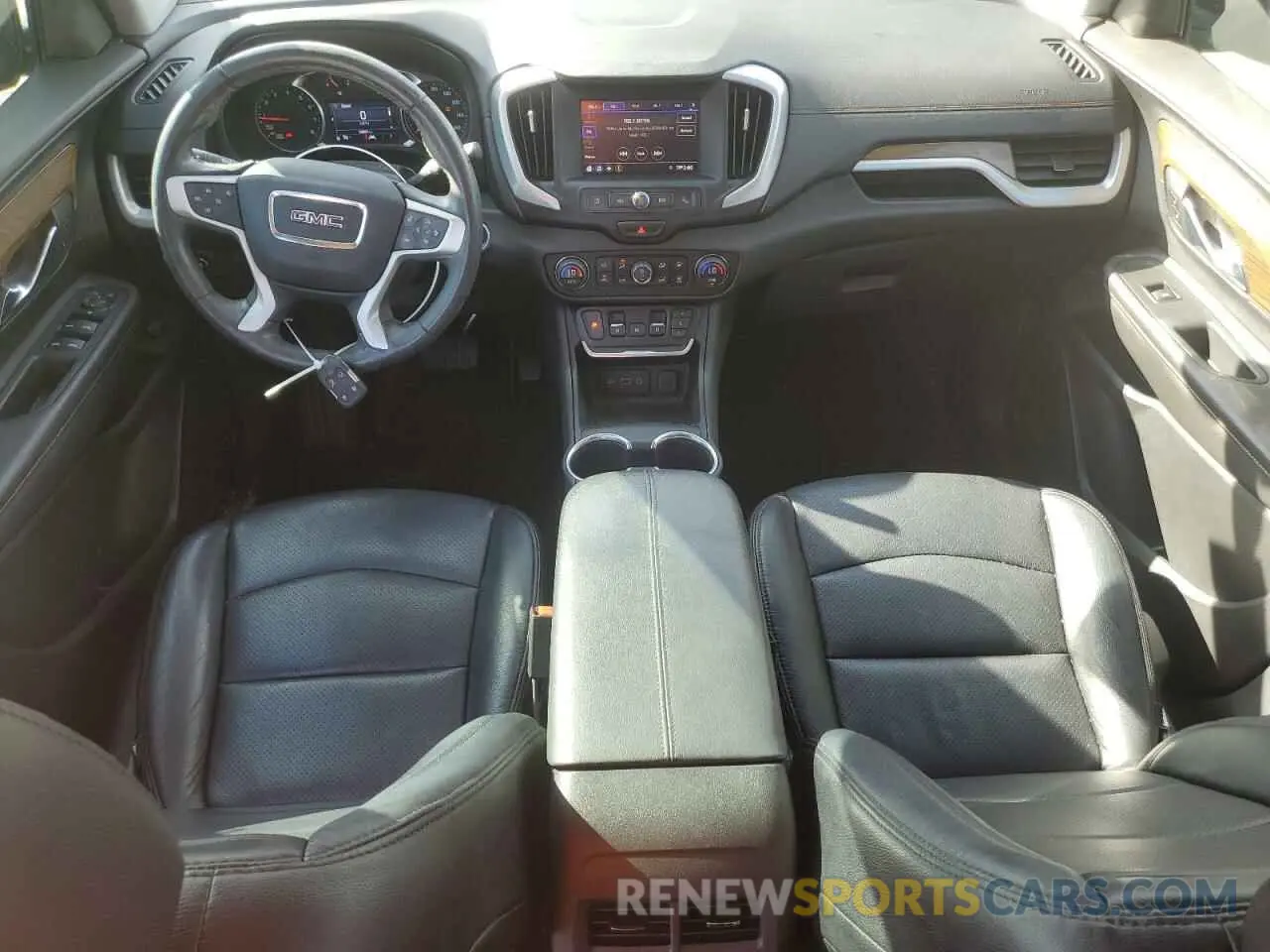 8 Photograph of a damaged car 3GKALMEV5LL156084 GMC TERRAIN 2020