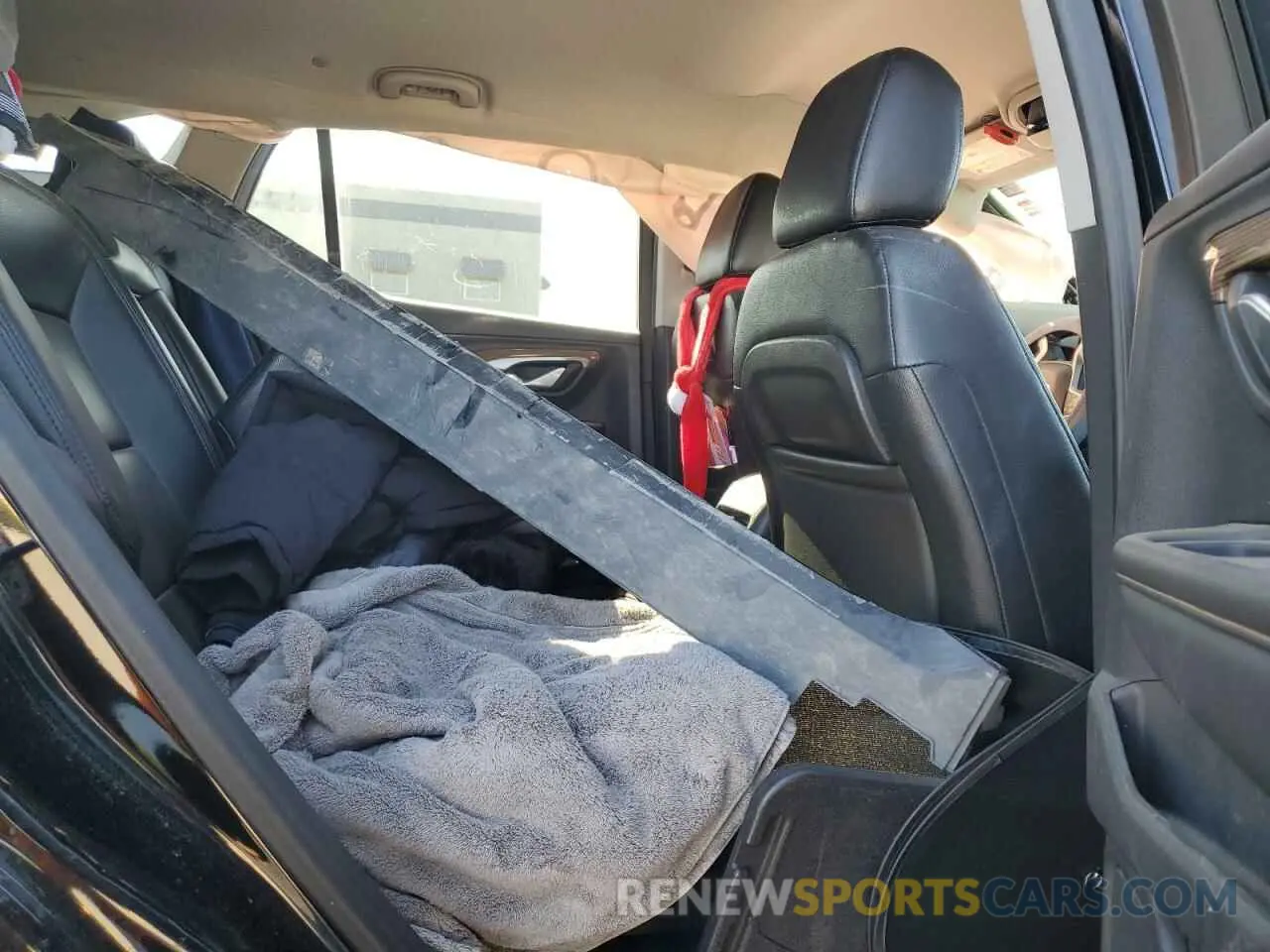 11 Photograph of a damaged car 3GKALMEV5LL173922 GMC TERRAIN 2020