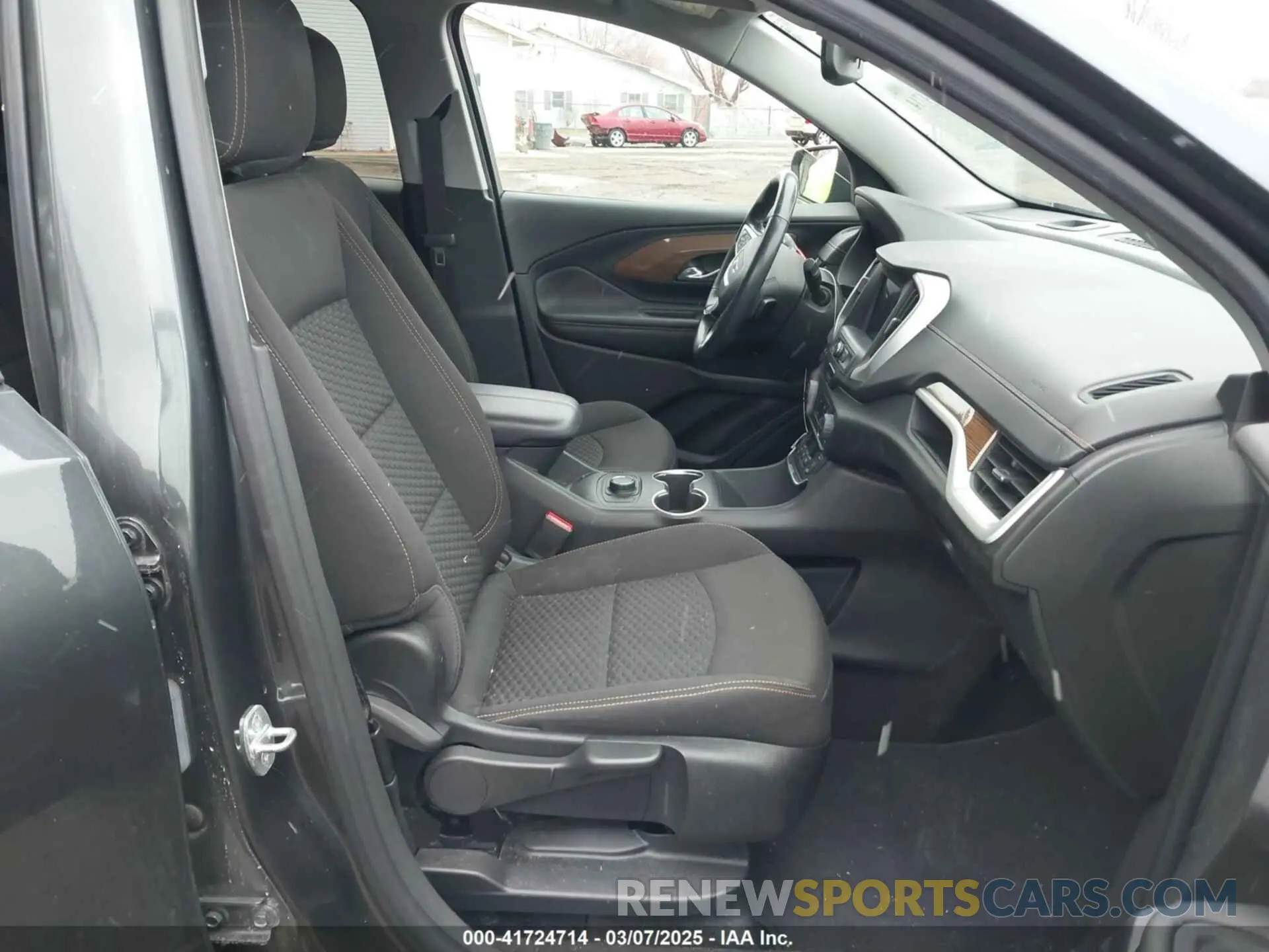 5 Photograph of a damaged car 3GKALMEV6LL194018 GMC TERRAIN 2020