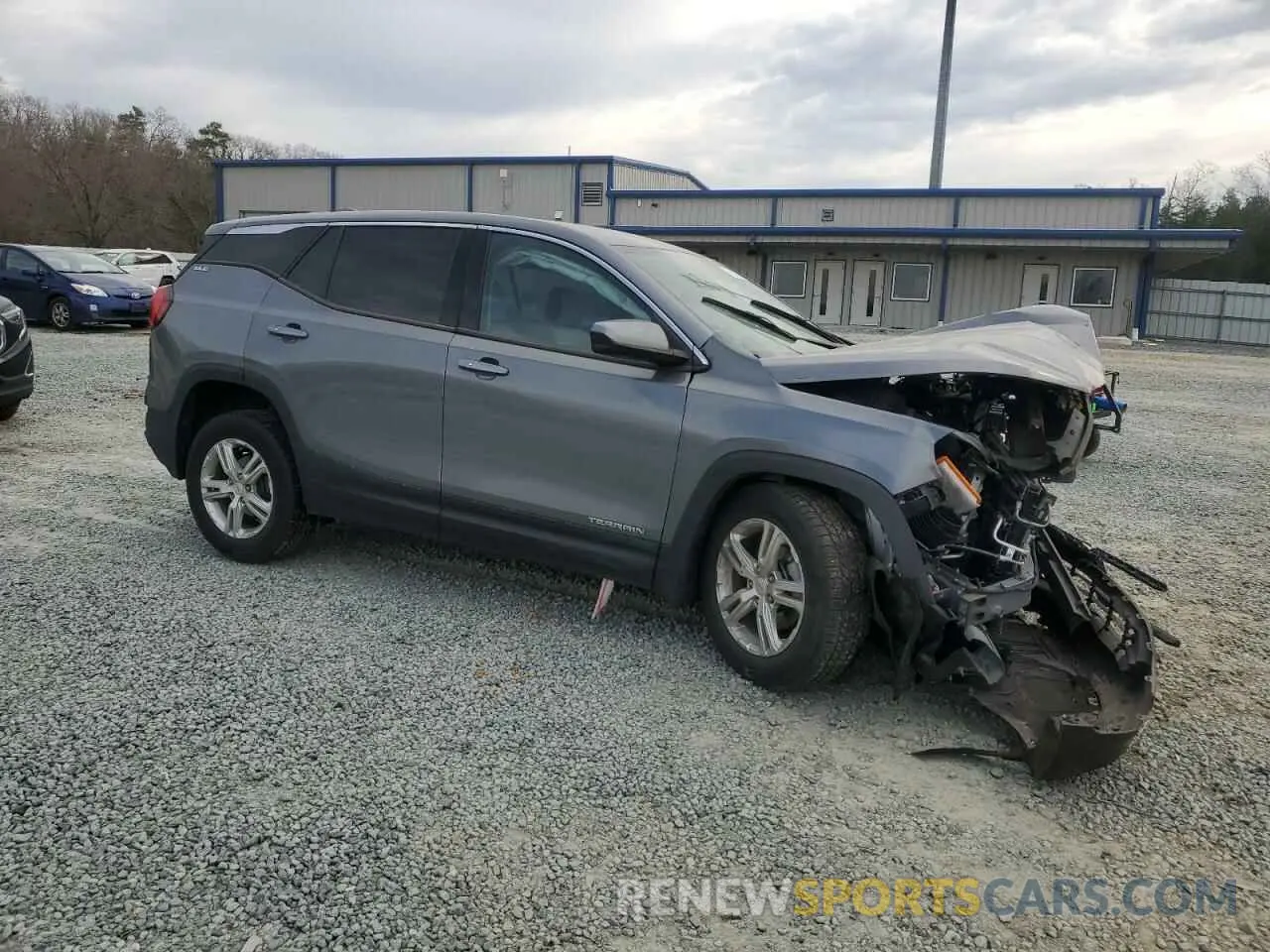 4 Photograph of a damaged car 3GKALMEV6LL304517 GMC TERRAIN 2020