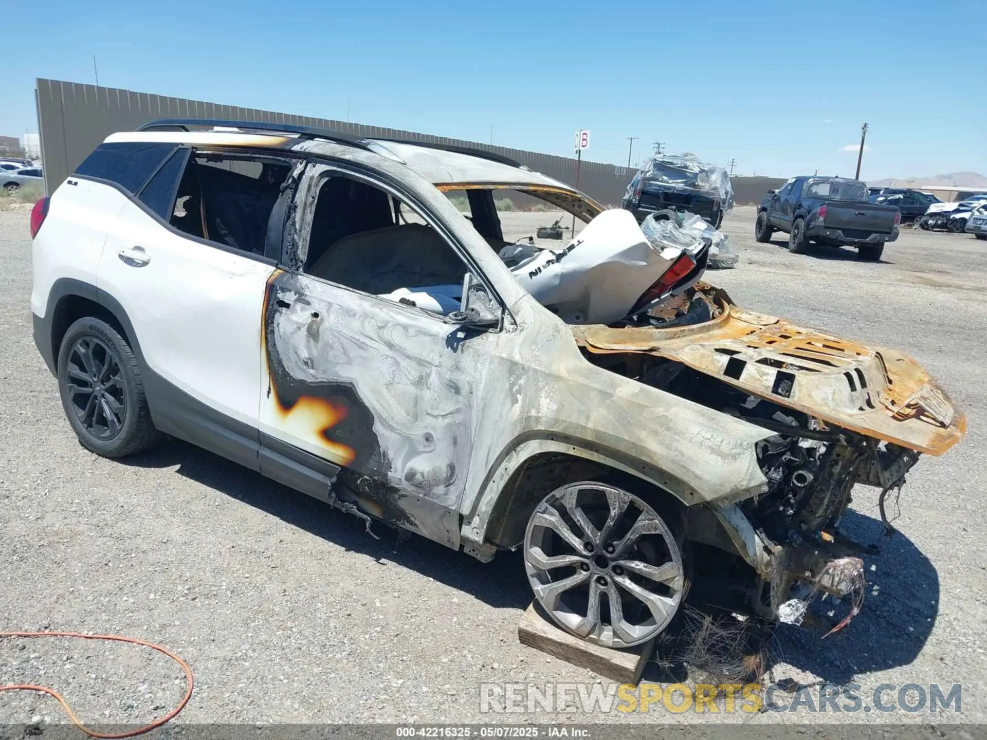 1 Photograph of a damaged car 3GKALMEV7LL284018 GMC TERRAIN 2020
