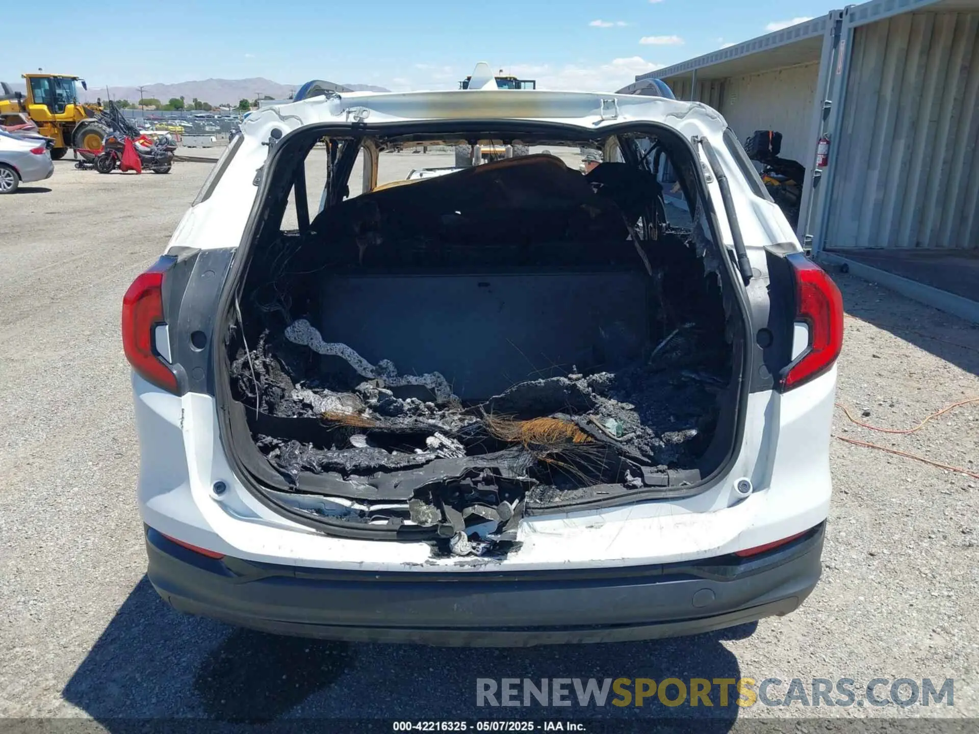 15 Photograph of a damaged car 3GKALMEV7LL284018 GMC TERRAIN 2020