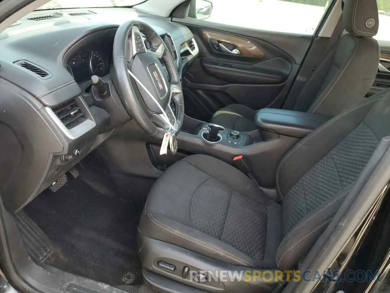 7 Photograph of a damaged car 3GKALMEV8LL103119 GMC TERRAIN 2020
