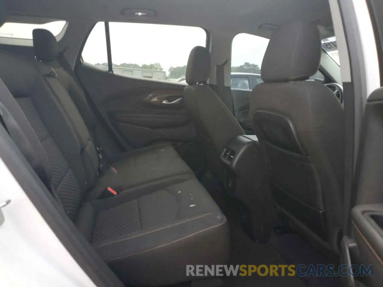11 Photograph of a damaged car 3GKALMEV8LL139327 GMC TERRAIN 2020