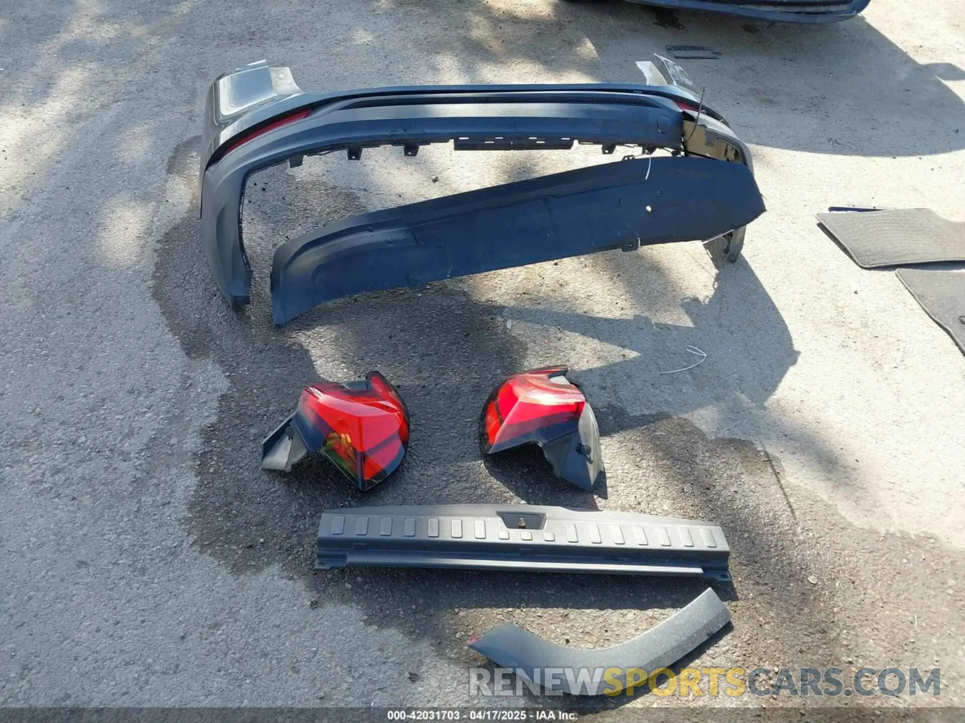 12 Photograph of a damaged car 3GKALMEV8LL157133 GMC TERRAIN 2020