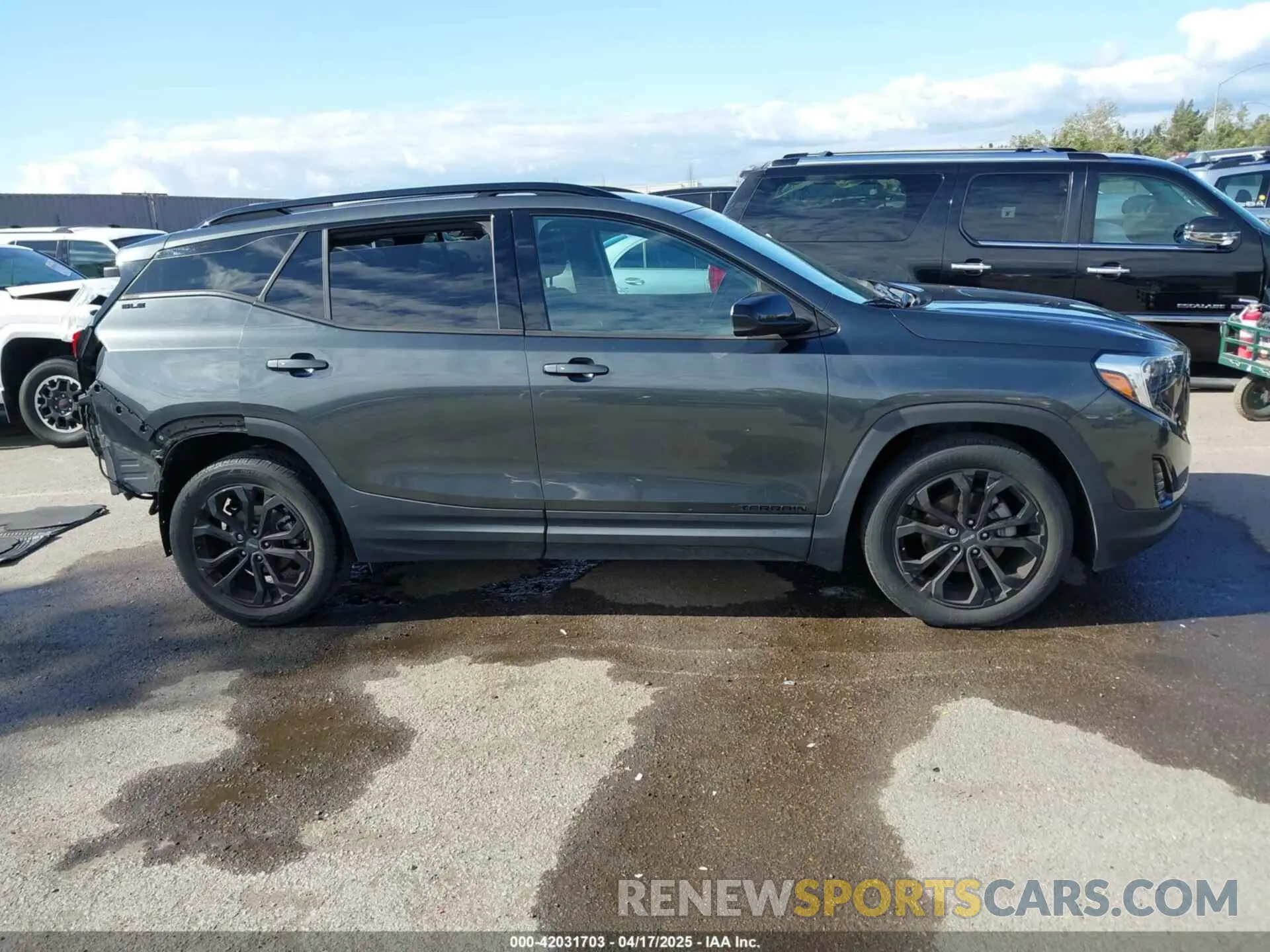 14 Photograph of a damaged car 3GKALMEV8LL157133 GMC TERRAIN 2020