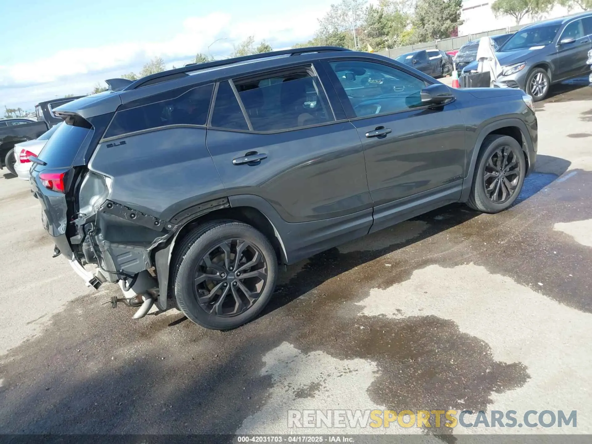 4 Photograph of a damaged car 3GKALMEV8LL157133 GMC TERRAIN 2020