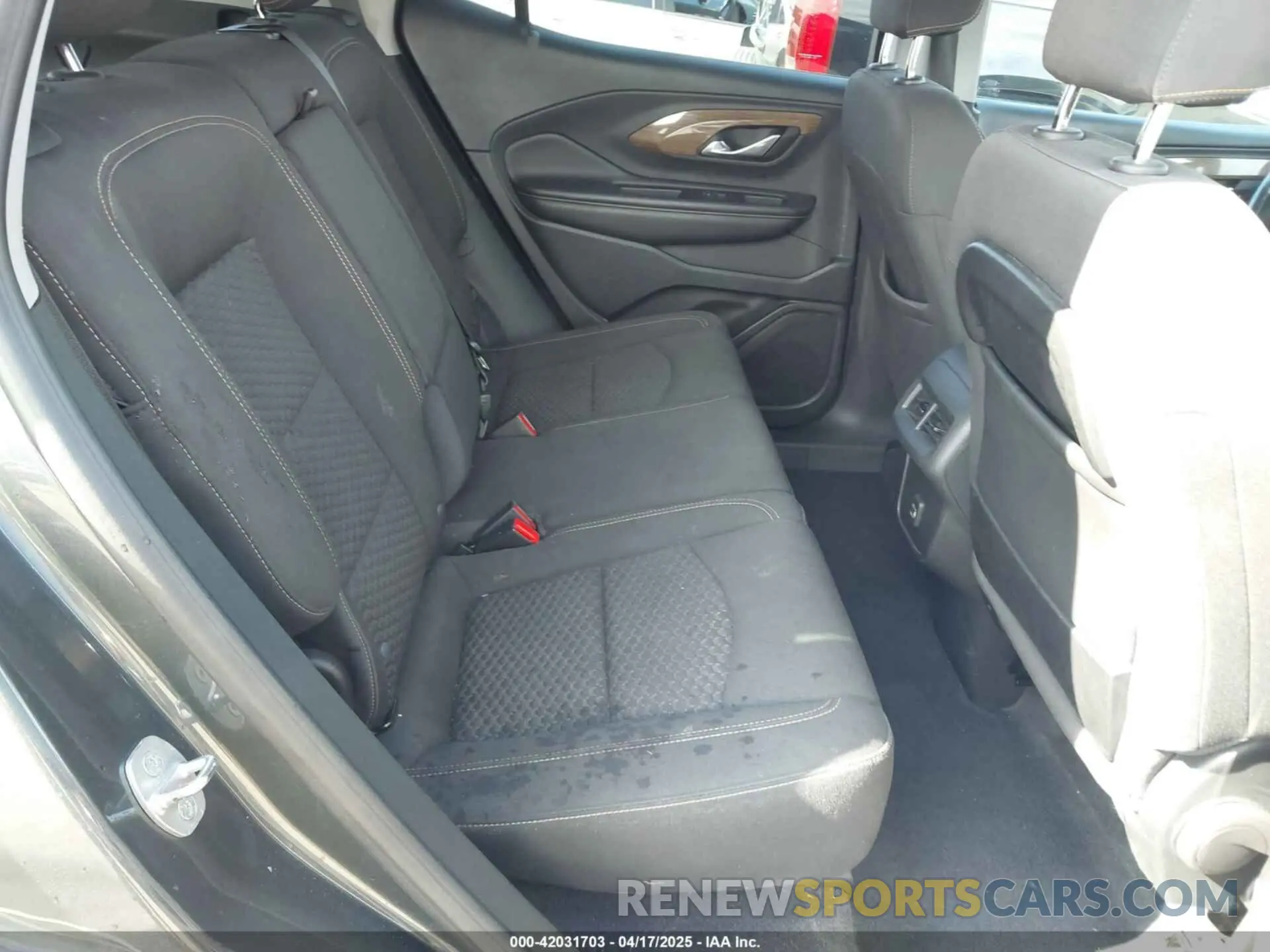 8 Photograph of a damaged car 3GKALMEV8LL157133 GMC TERRAIN 2020