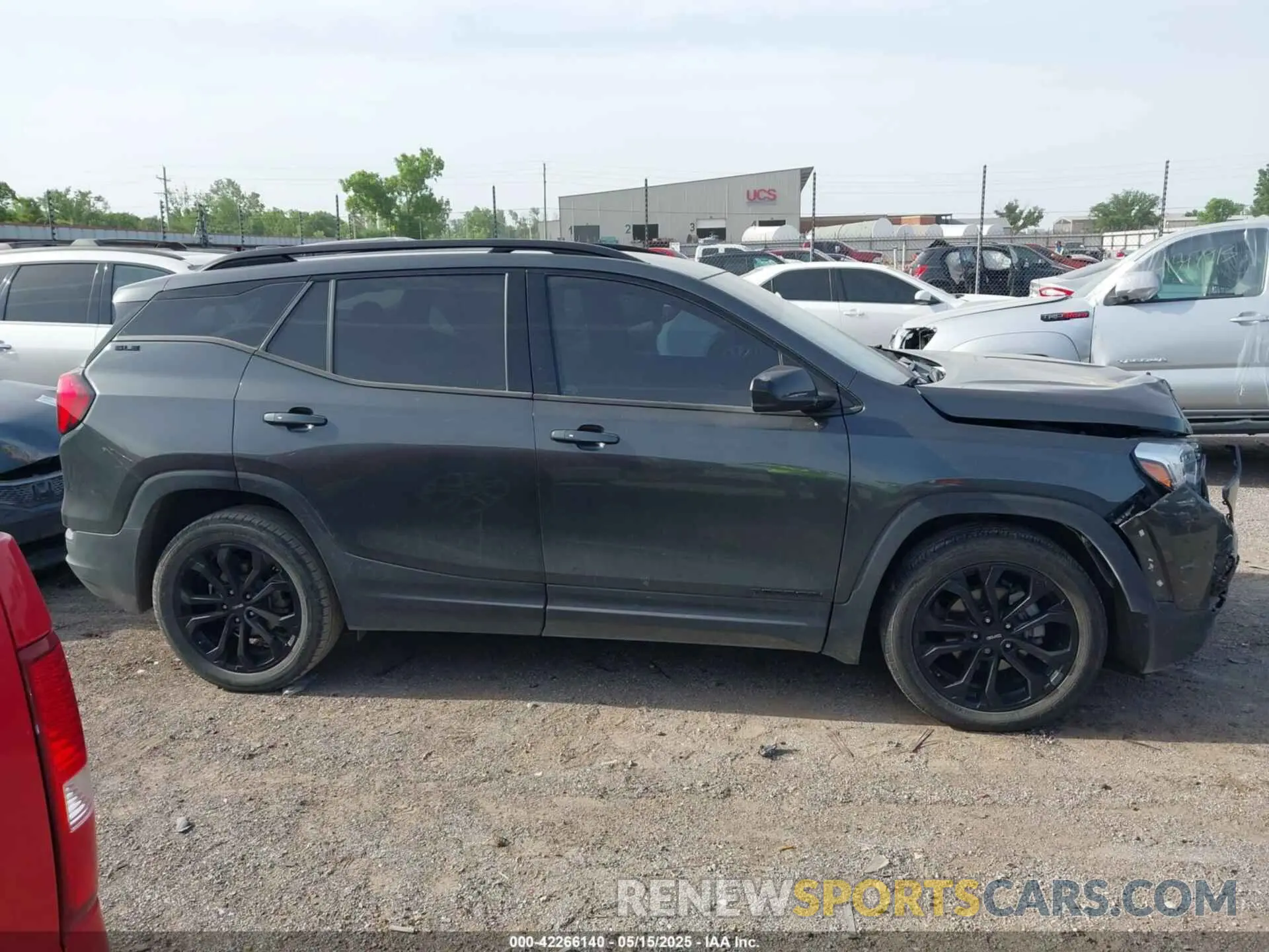 13 Photograph of a damaged car 3GKALMEV8LL186664 GMC TERRAIN 2020