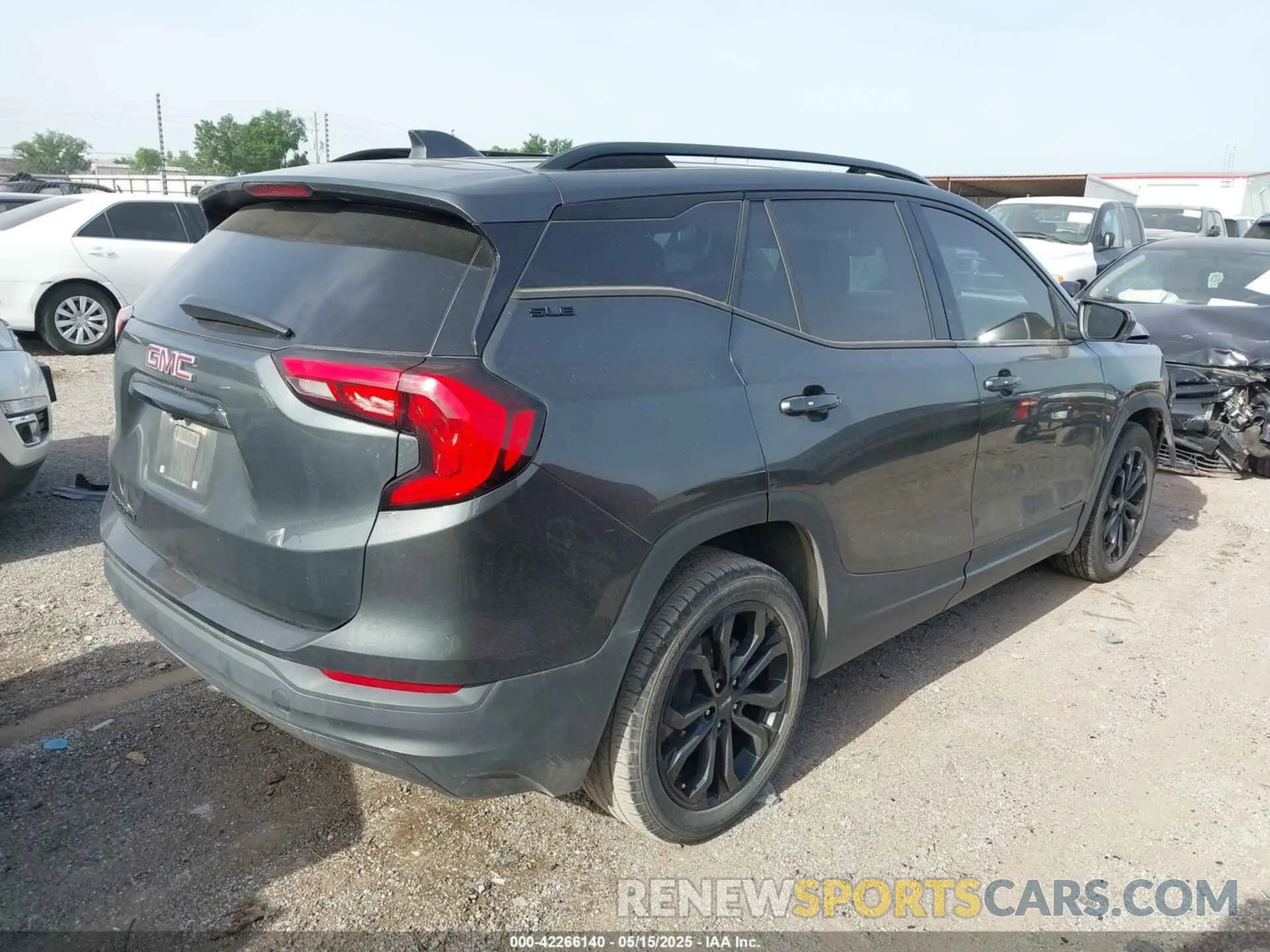 4 Photograph of a damaged car 3GKALMEV8LL186664 GMC TERRAIN 2020