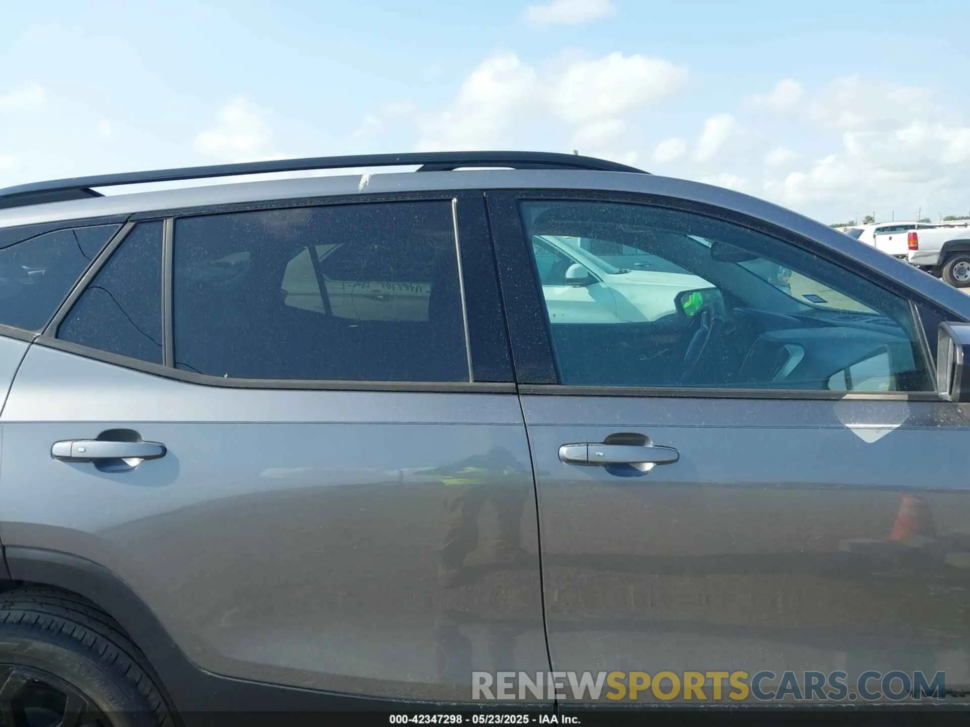 13 Photograph of a damaged car 3GKALMEV9LL111648 GMC TERRAIN 2020