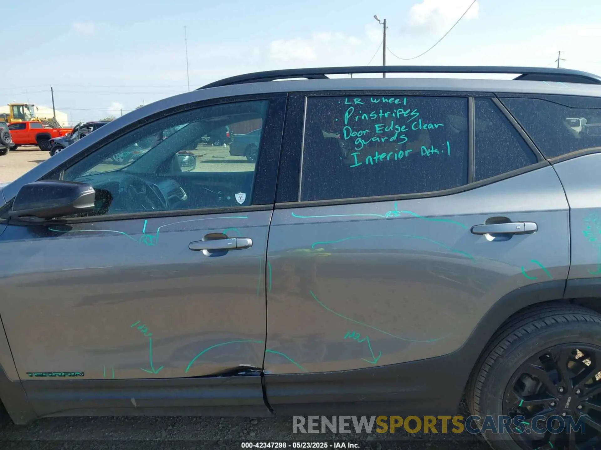 14 Photograph of a damaged car 3GKALMEV9LL111648 GMC TERRAIN 2020