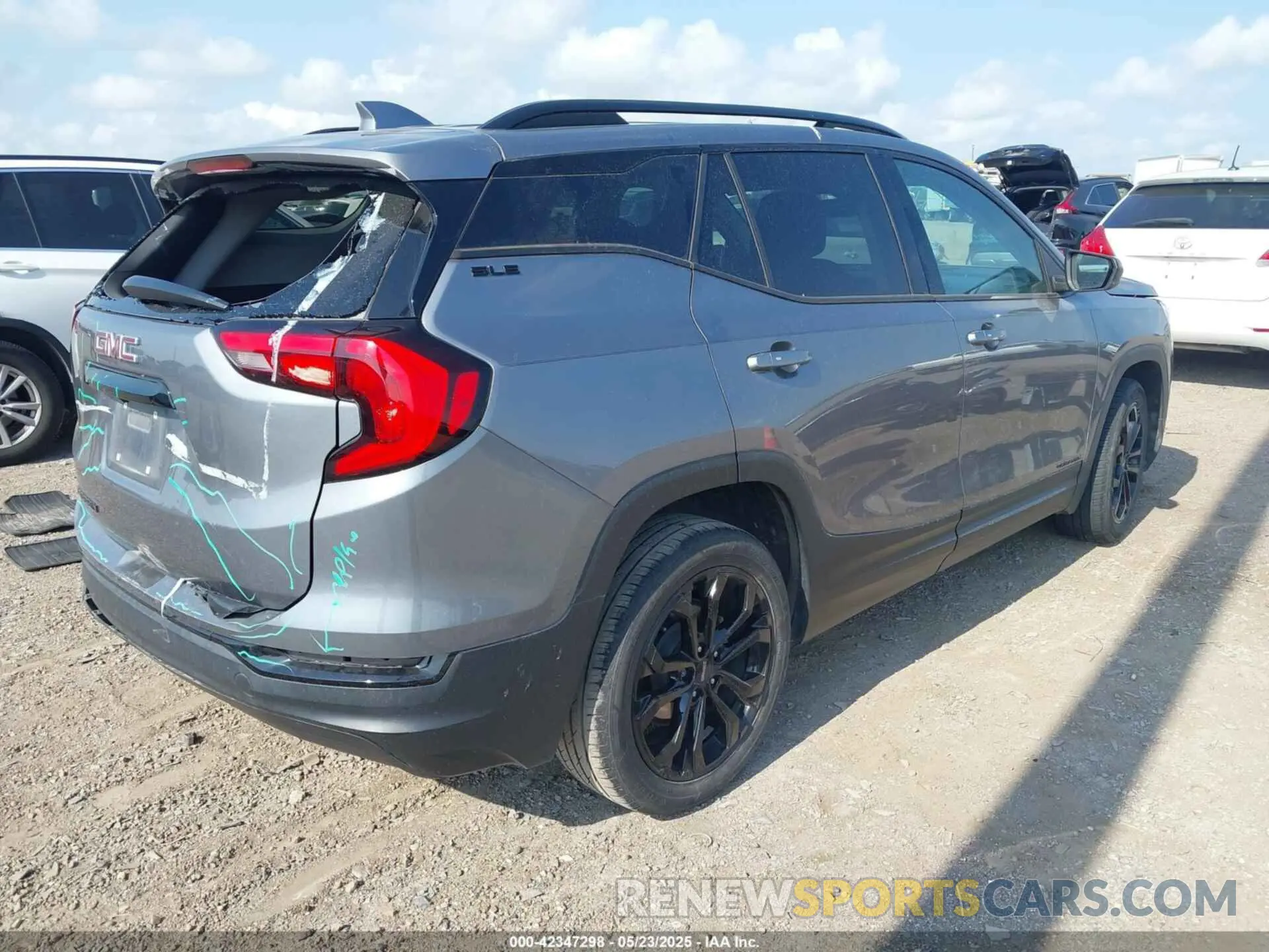 4 Photograph of a damaged car 3GKALMEV9LL111648 GMC TERRAIN 2020