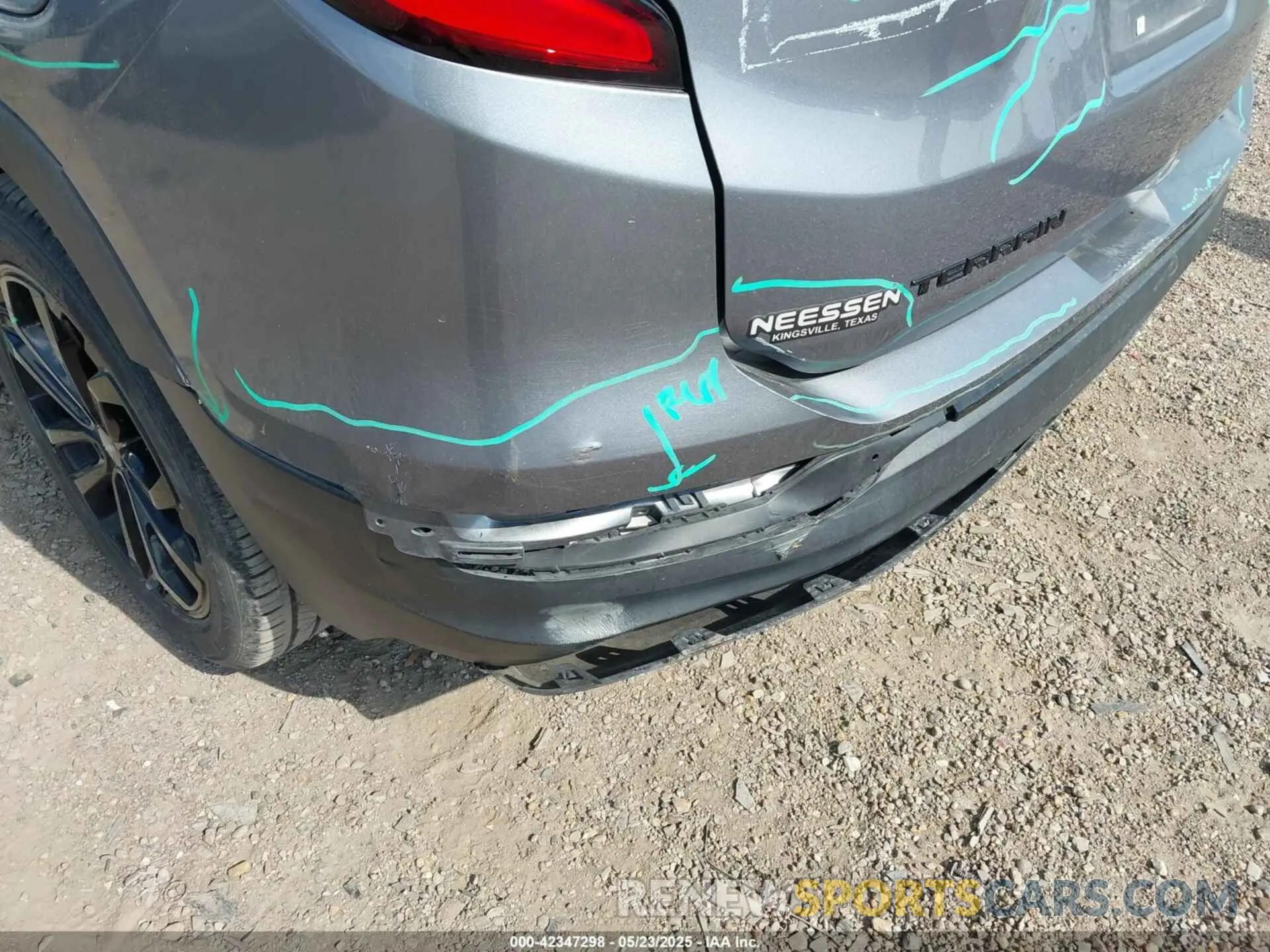 6 Photograph of a damaged car 3GKALMEV9LL111648 GMC TERRAIN 2020