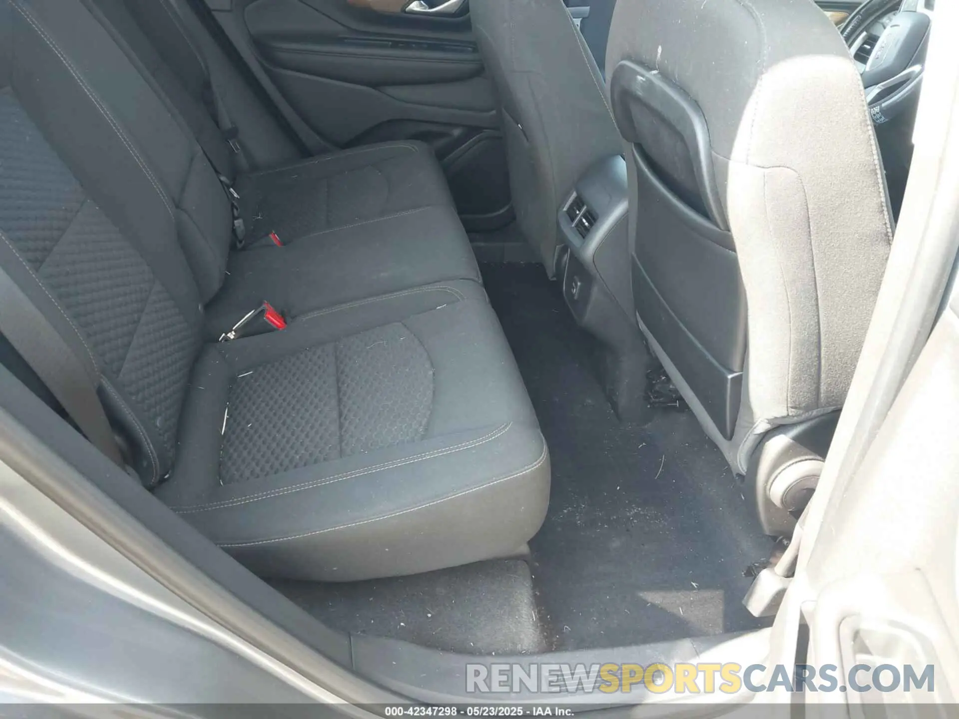 8 Photograph of a damaged car 3GKALMEV9LL111648 GMC TERRAIN 2020
