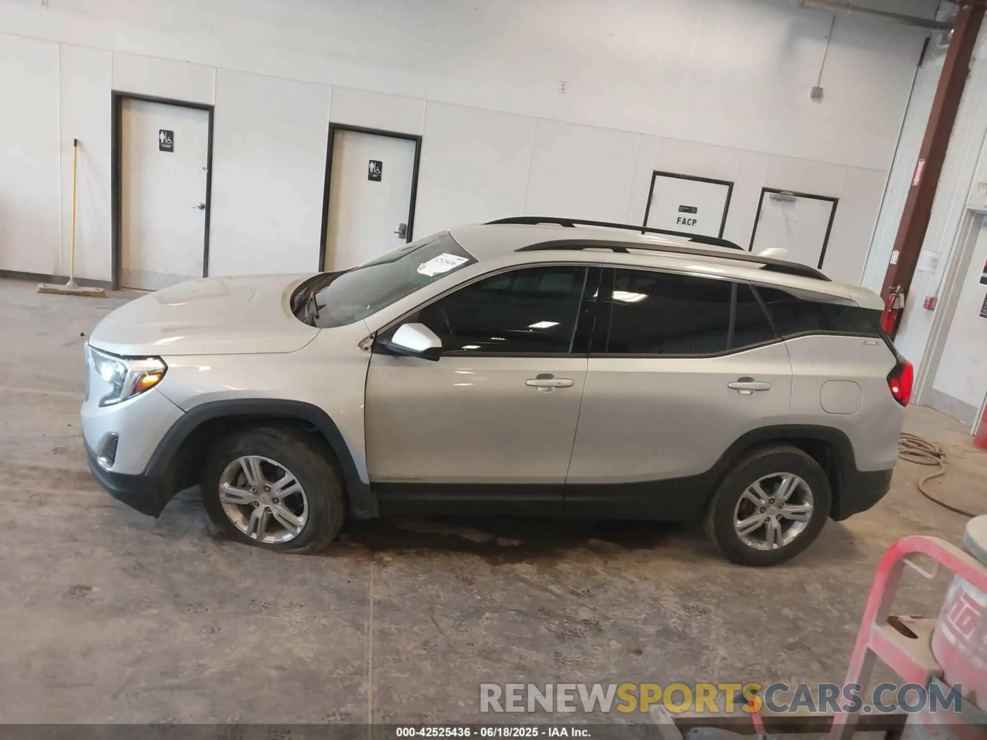 14 Photograph of a damaged car 3GKALMEV9LL178864 GMC TERRAIN 2020