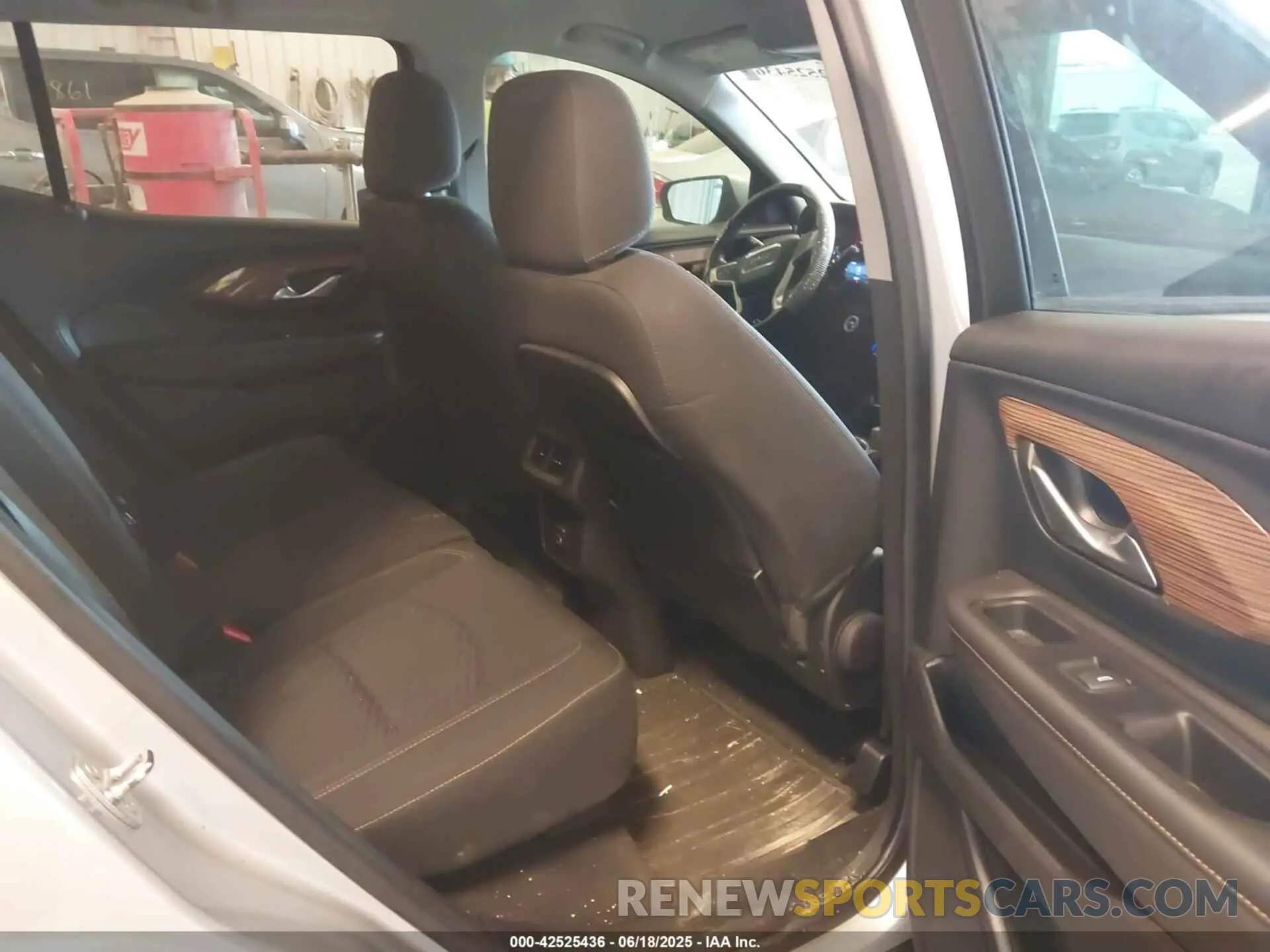 8 Photograph of a damaged car 3GKALMEV9LL178864 GMC TERRAIN 2020