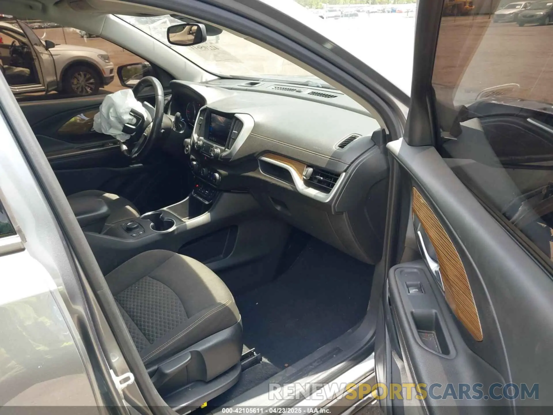5 Photograph of a damaged car 3GKALMEV9LL187161 GMC TERRAIN 2020