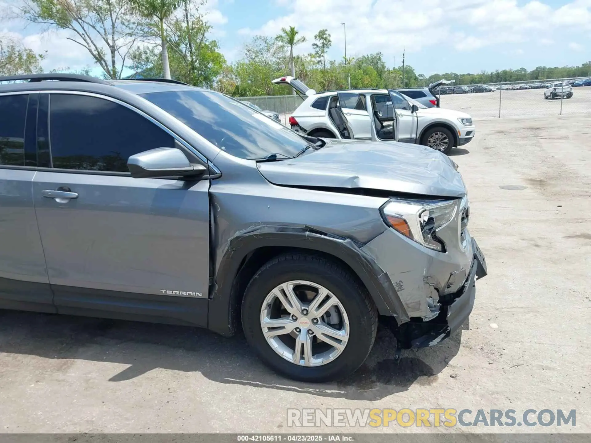 6 Photograph of a damaged car 3GKALMEV9LL187161 GMC TERRAIN 2020