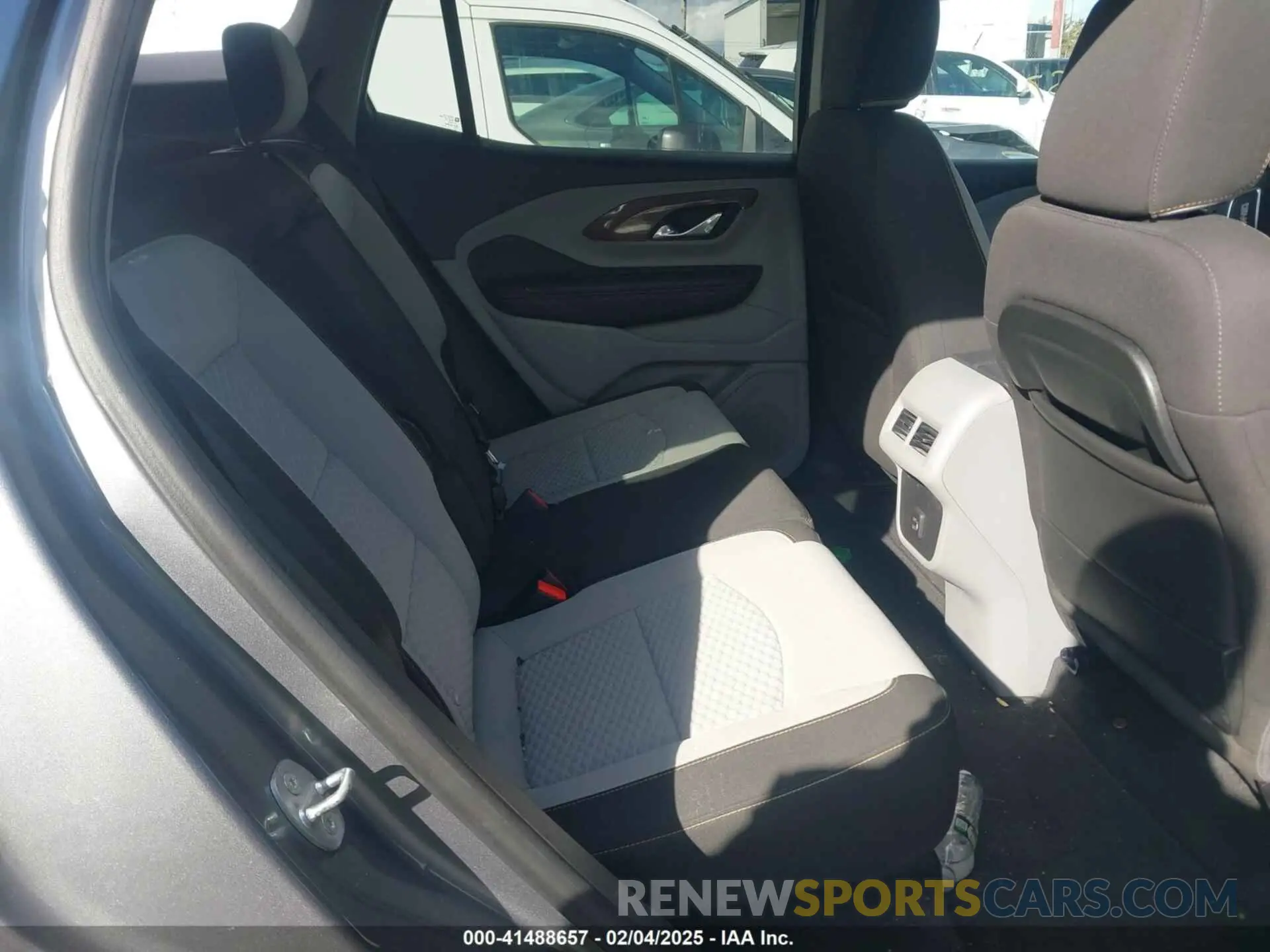8 Photograph of a damaged car 3GKALMEV9LL235712 GMC TERRAIN 2020