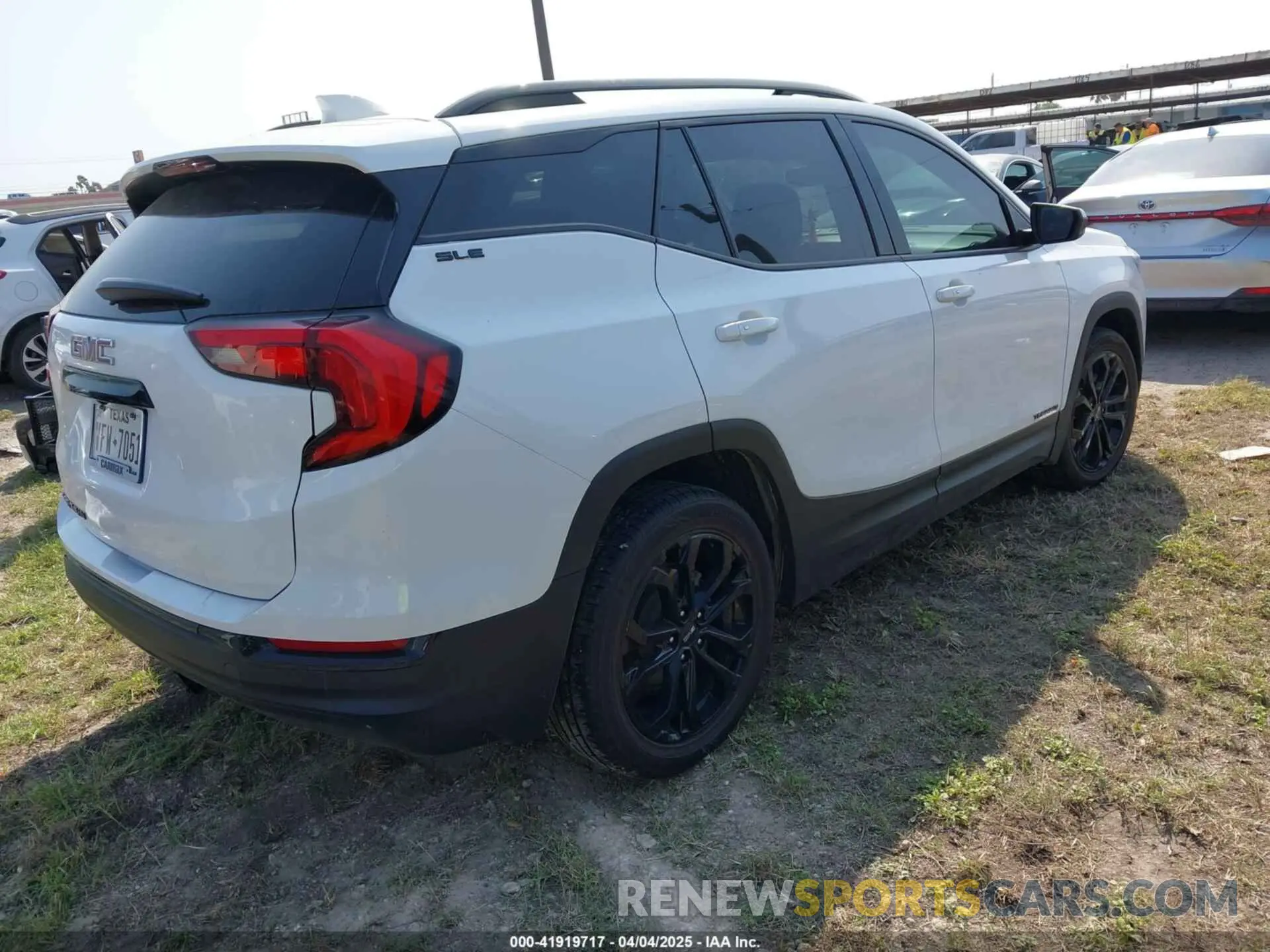 4 Photograph of a damaged car 3GKALMEV9LL281525 GMC TERRAIN 2020