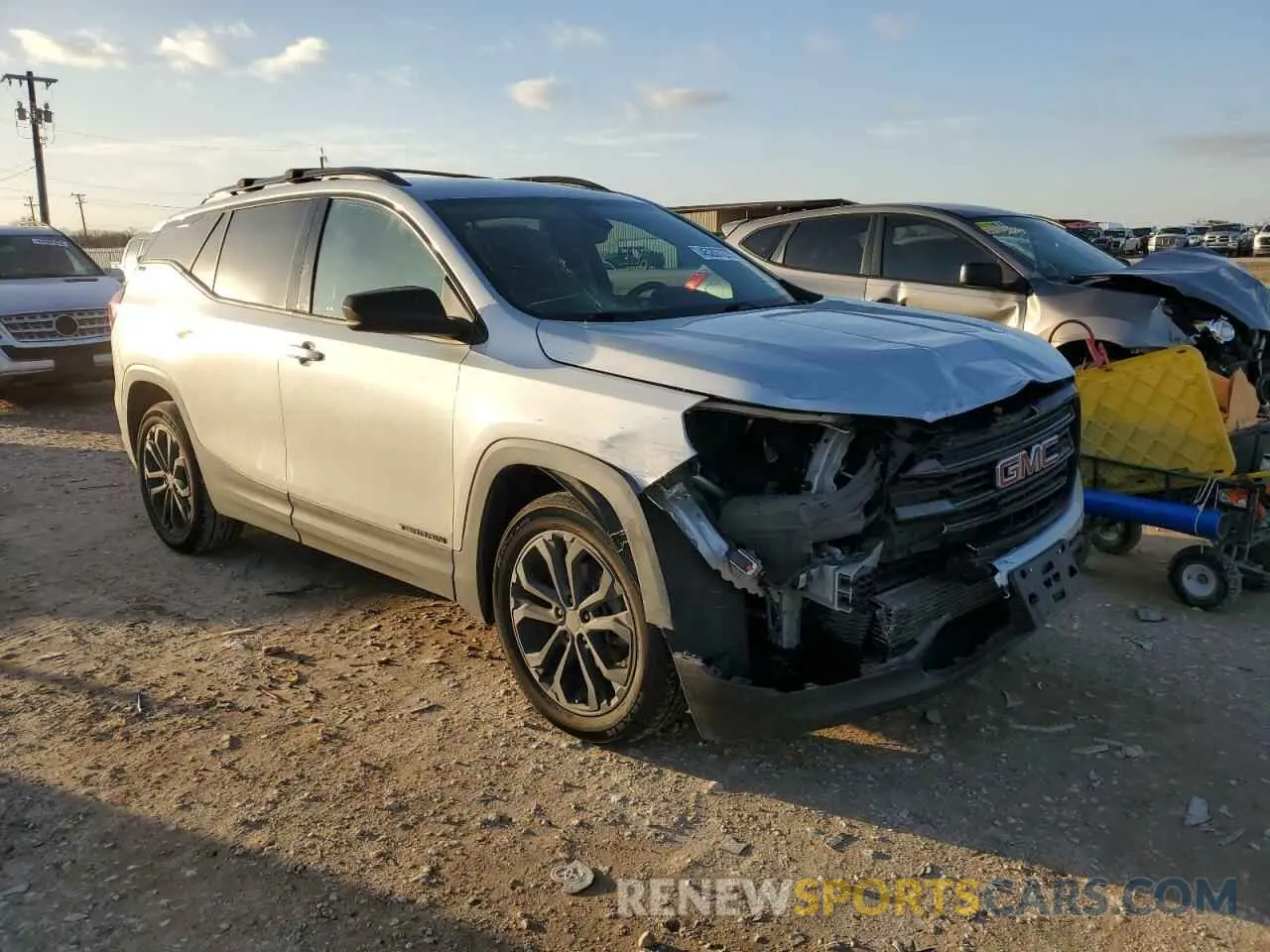 4 Photograph of a damaged car 3GKALMEV9LL307153 GMC TERRAIN 2020