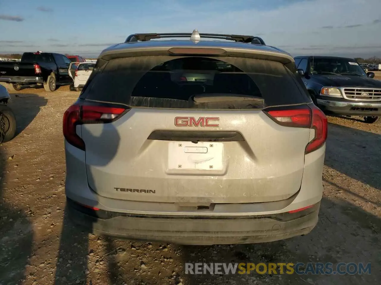 6 Photograph of a damaged car 3GKALMEV9LL307153 GMC TERRAIN 2020