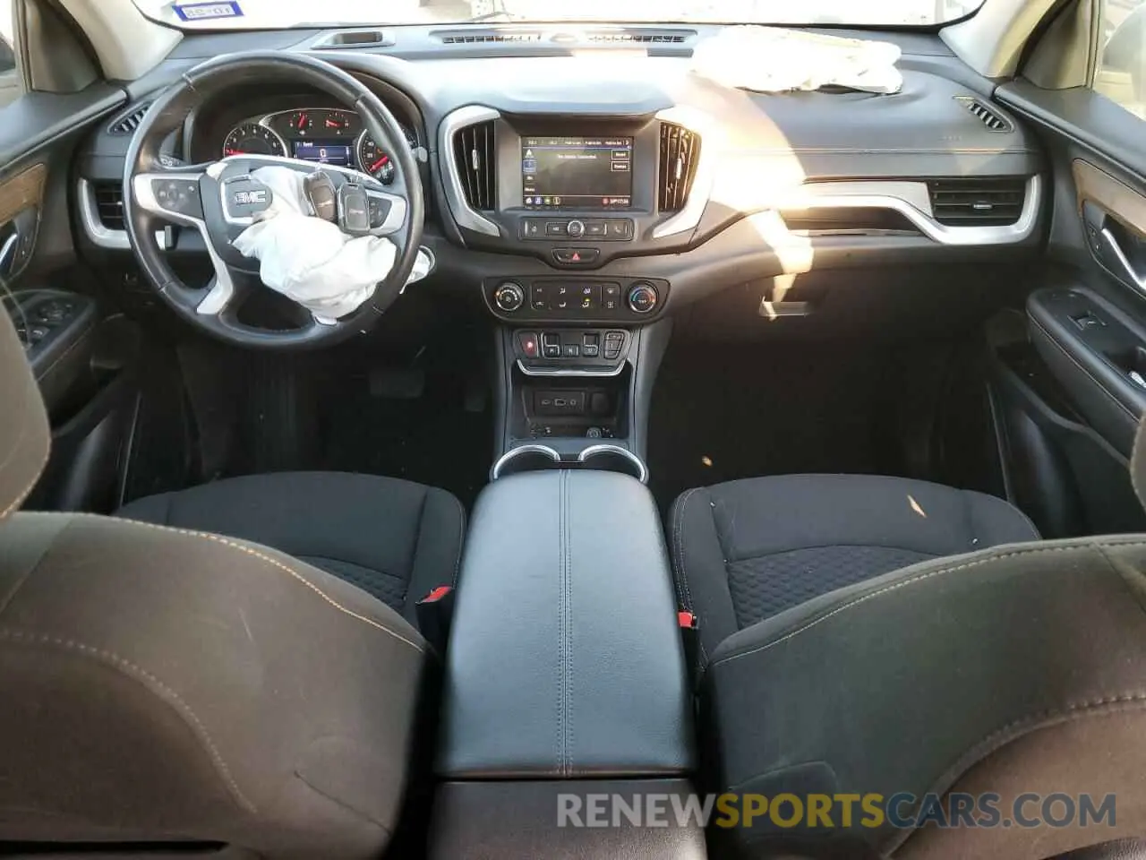 8 Photograph of a damaged car 3GKALMEV9LL307153 GMC TERRAIN 2020
