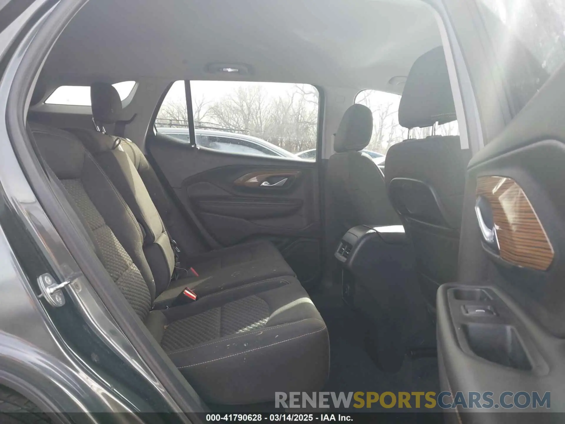 8 Photograph of a damaged car 3GKALMEVXLL171051 GMC TERRAIN 2020