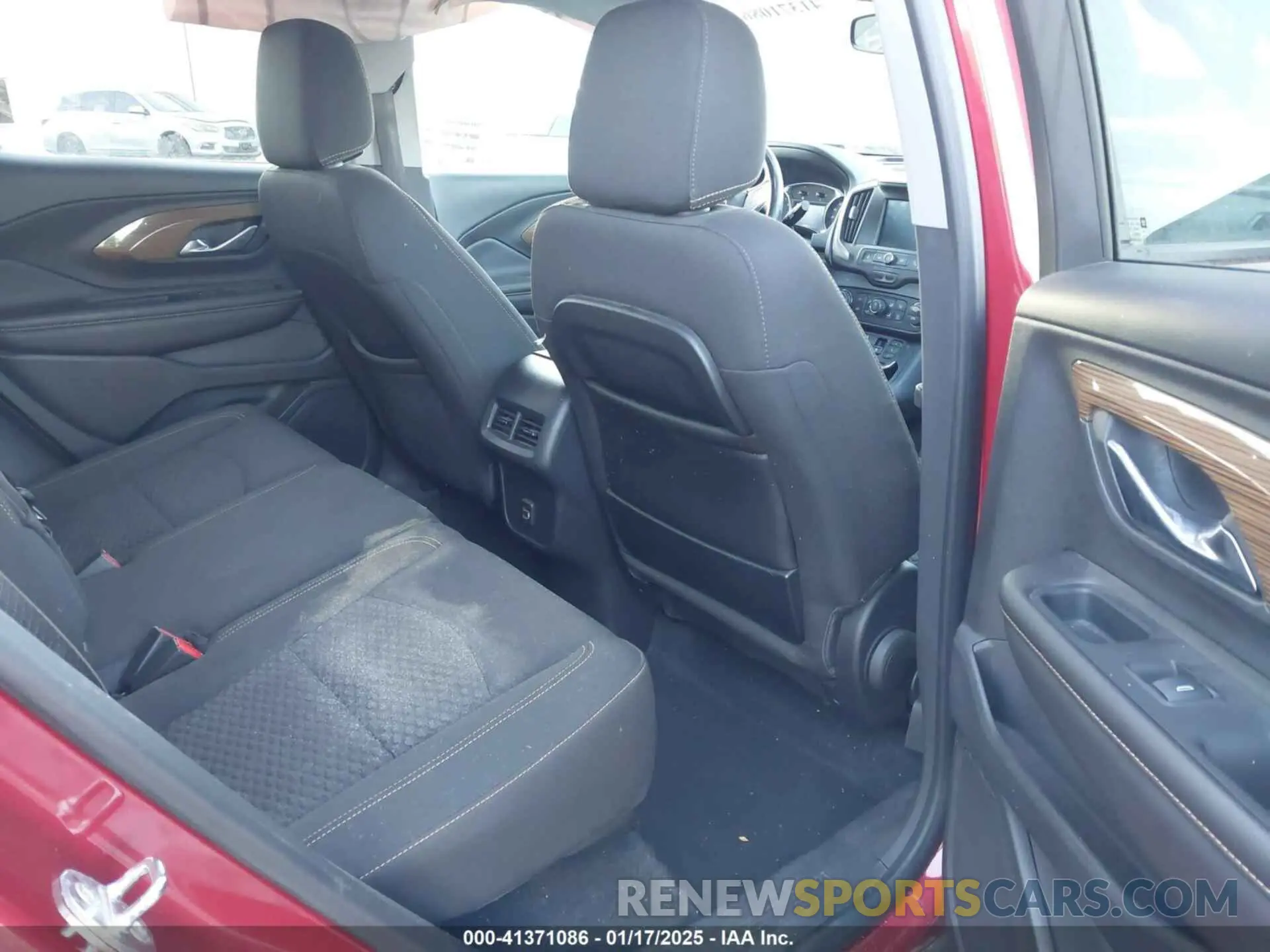 8 Photograph of a damaged car 3GKALMEVXLL193051 GMC TERRAIN 2020