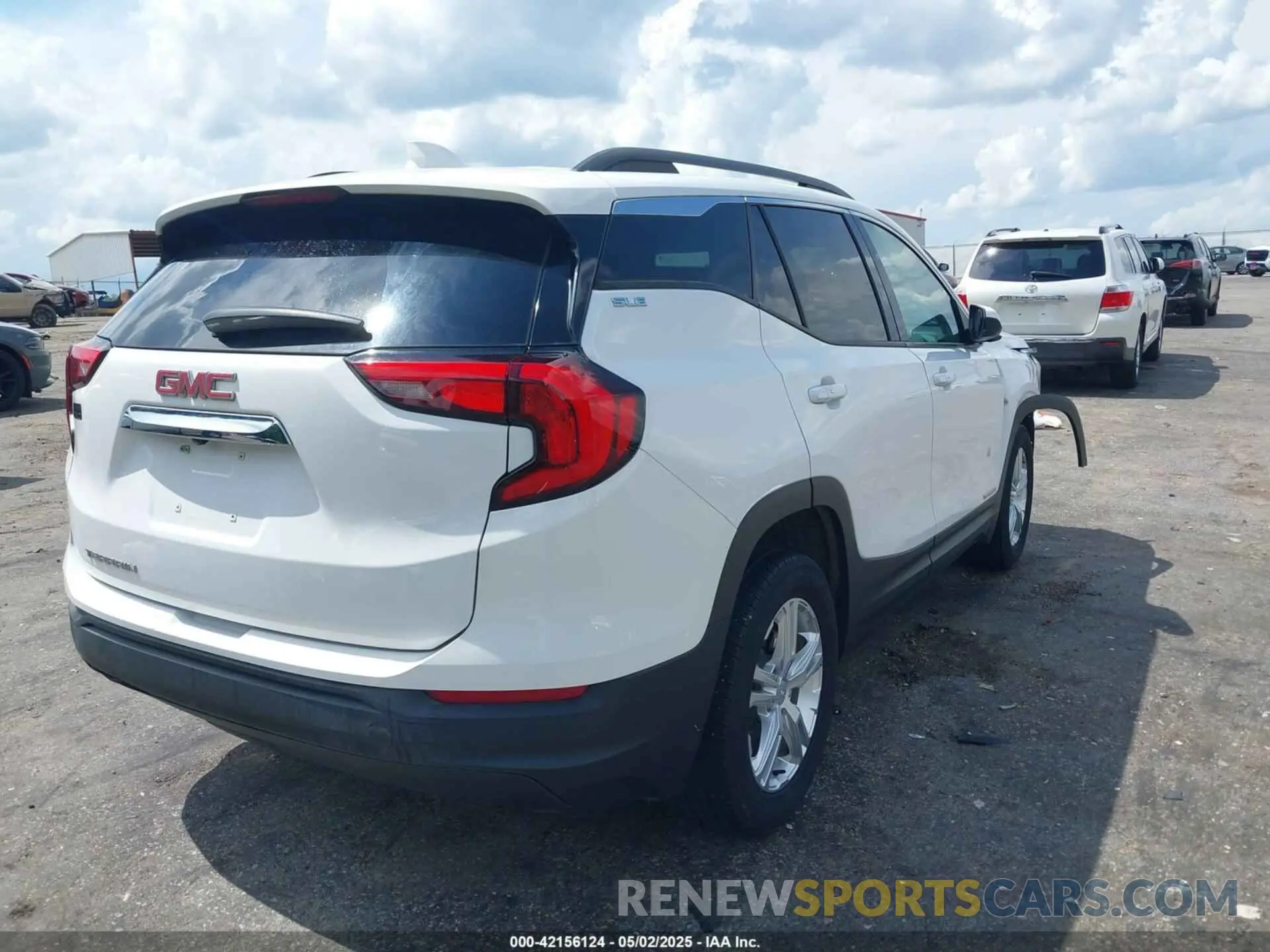 4 Photograph of a damaged car 3GKALMEVXLL298642 GMC TERRAIN 2020