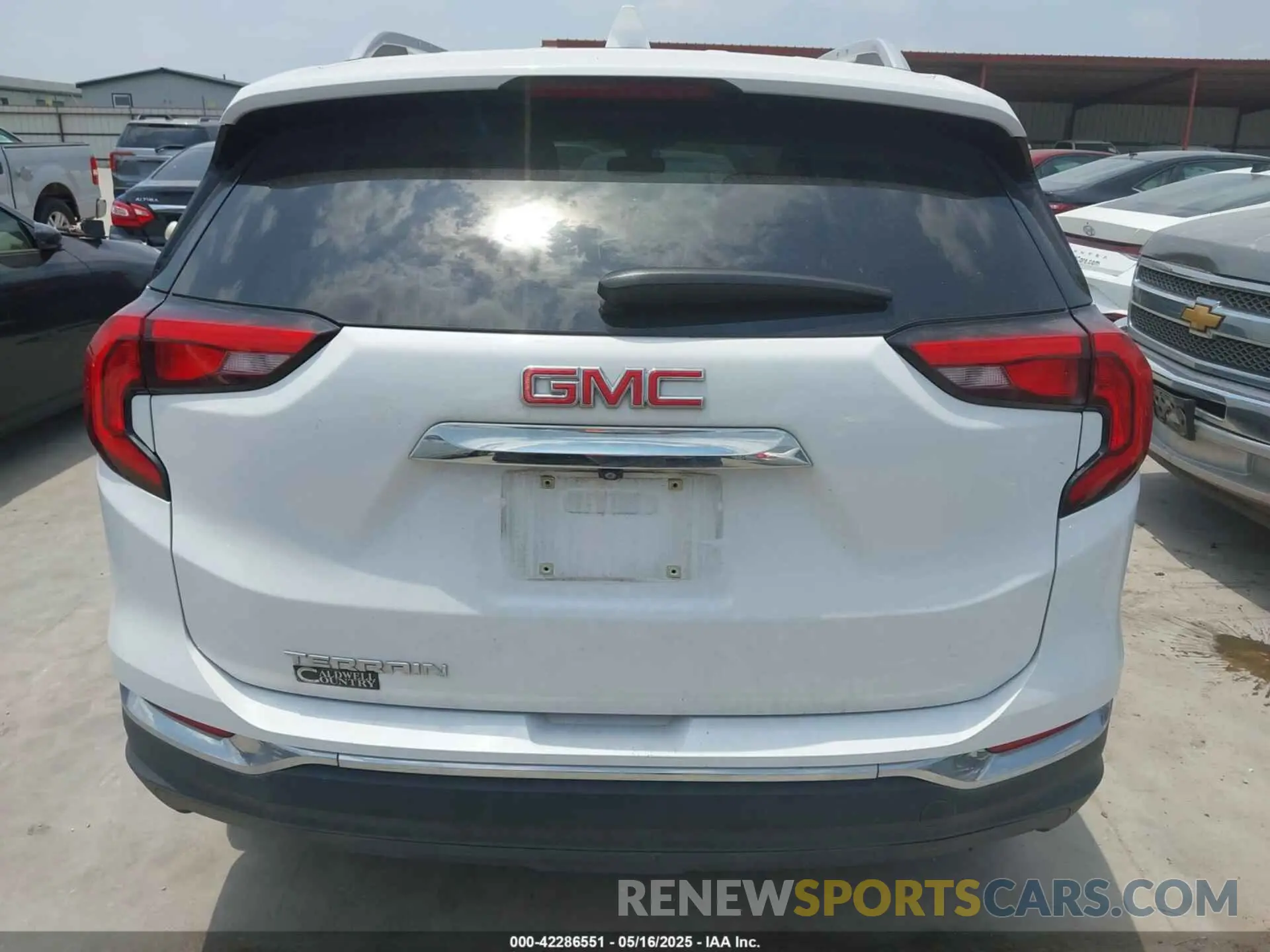 16 Photograph of a damaged car 3GKALPEV0LL122104 GMC TERRAIN 2020