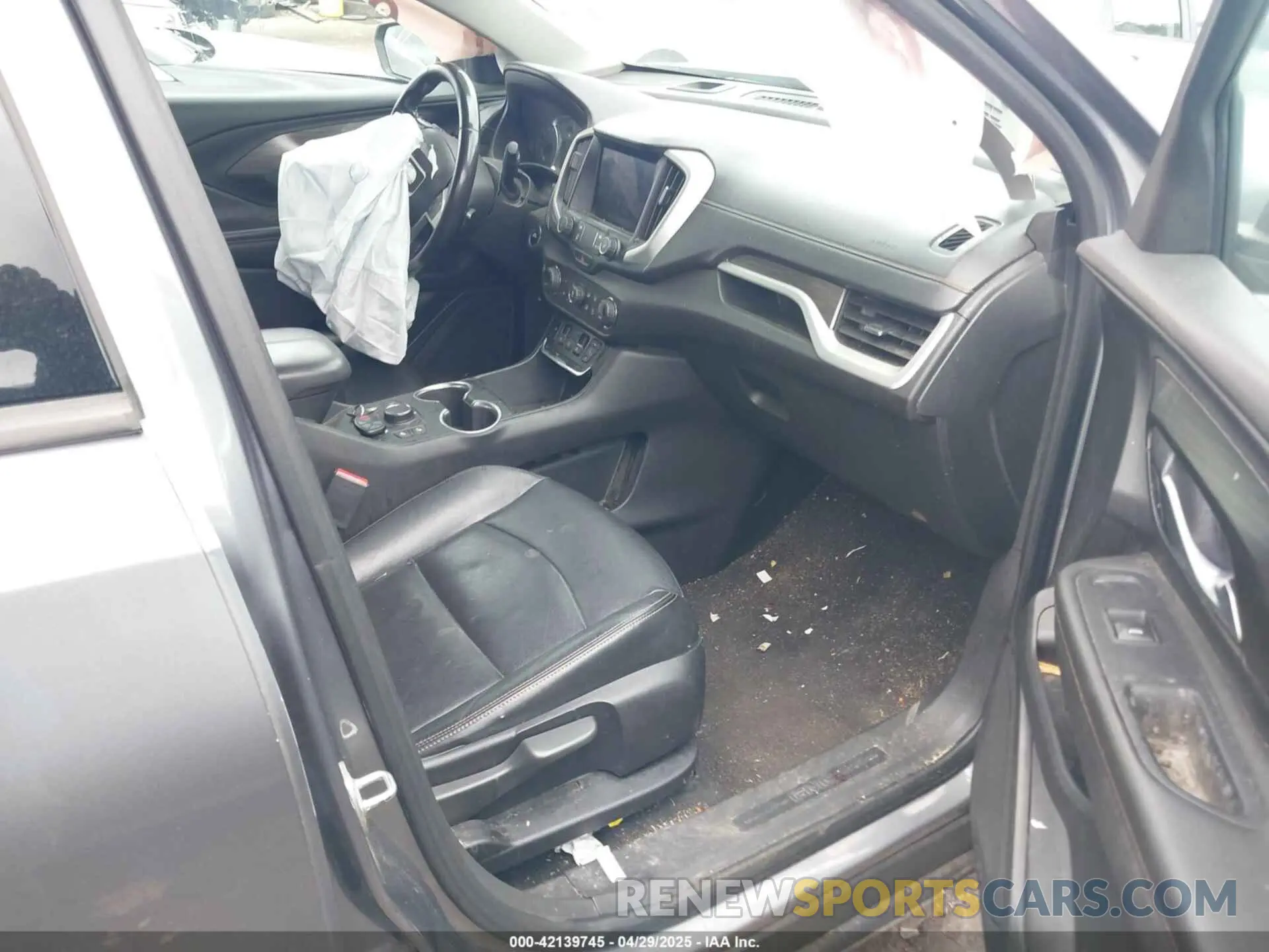 5 Photograph of a damaged car 3GKALPEV1LL248133 GMC TERRAIN 2020
