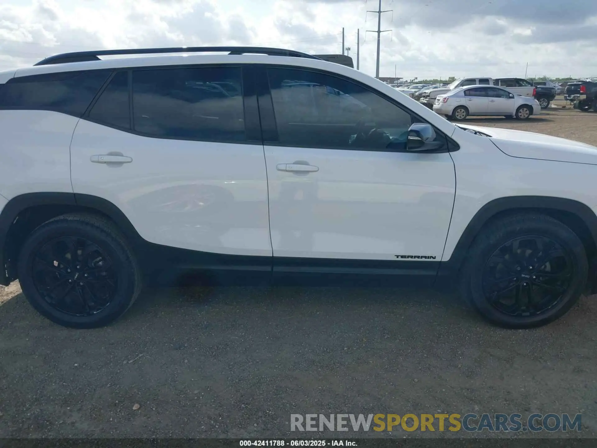 14 Photograph of a damaged car 3GKALPEV1LL297977 GMC TERRAIN 2020