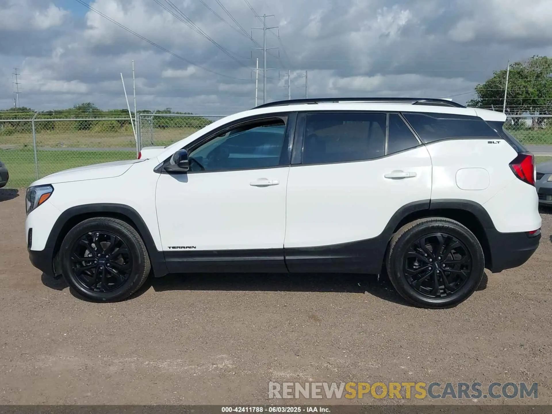 15 Photograph of a damaged car 3GKALPEV1LL297977 GMC TERRAIN 2020