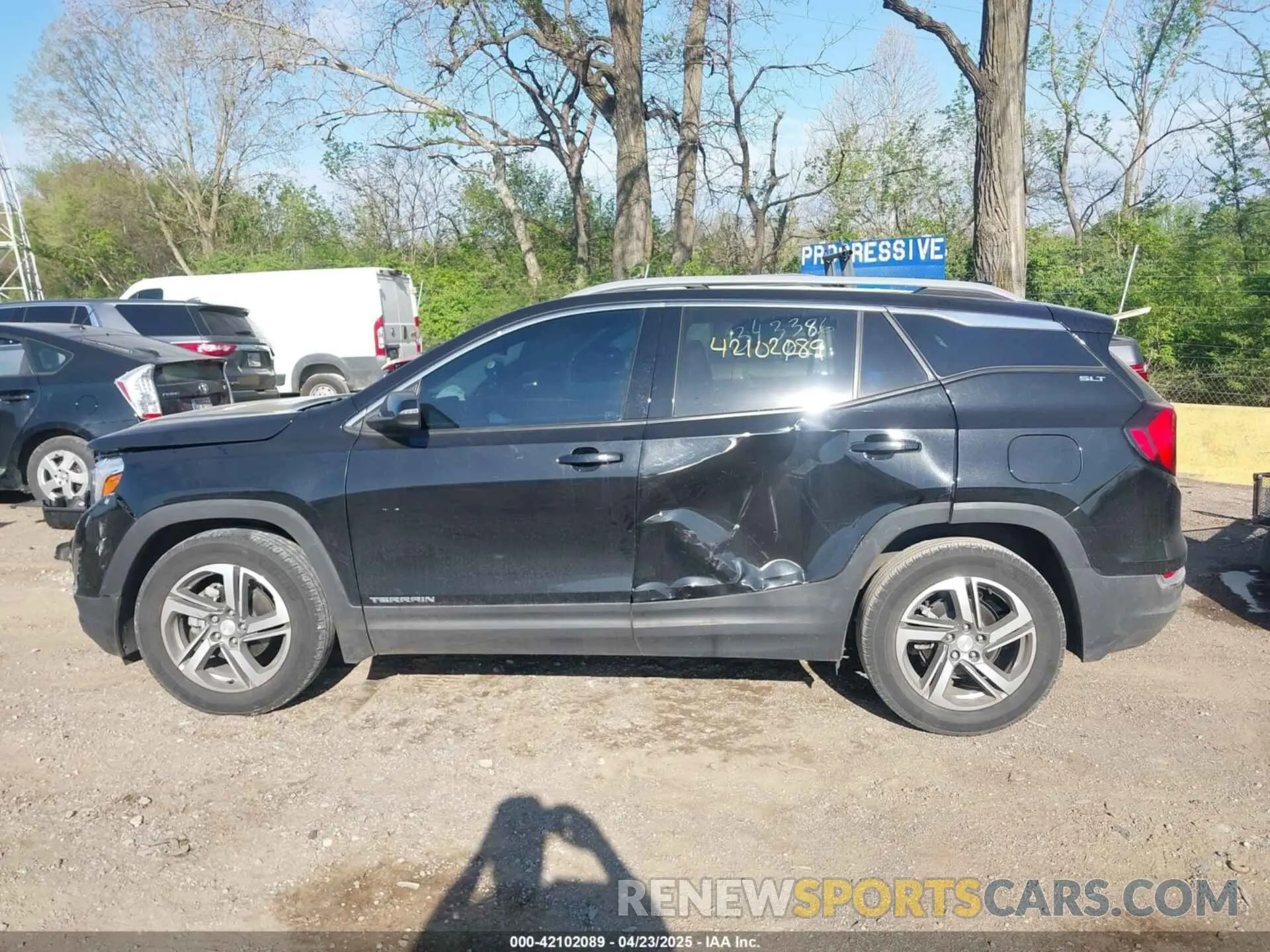14 Photograph of a damaged car 3GKALPEV1LL343386 GMC TERRAIN 2020