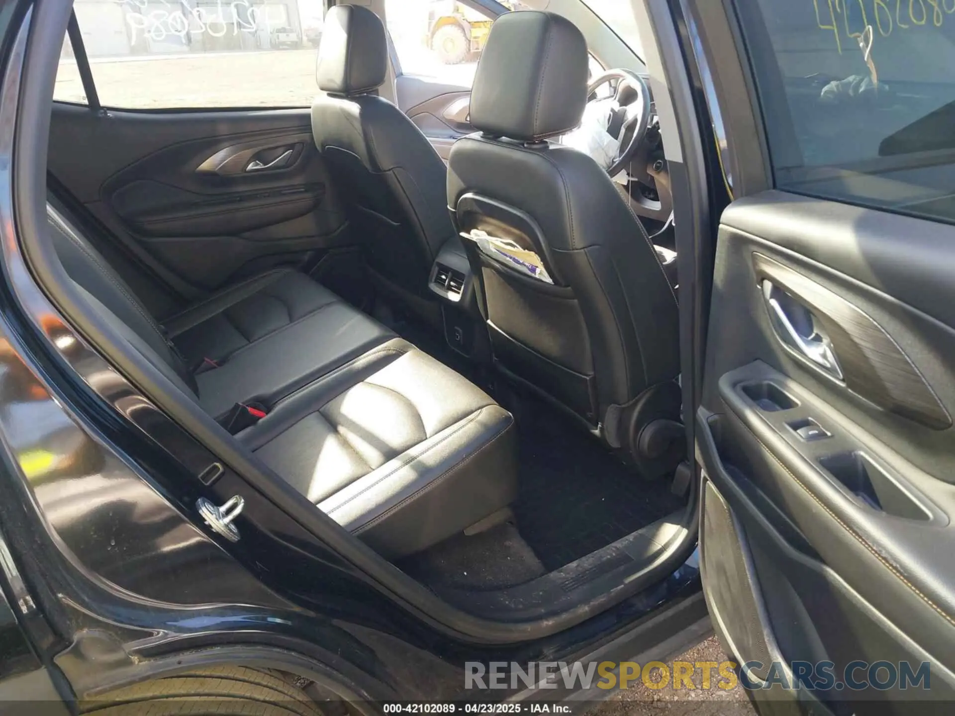 8 Photograph of a damaged car 3GKALPEV1LL343386 GMC TERRAIN 2020