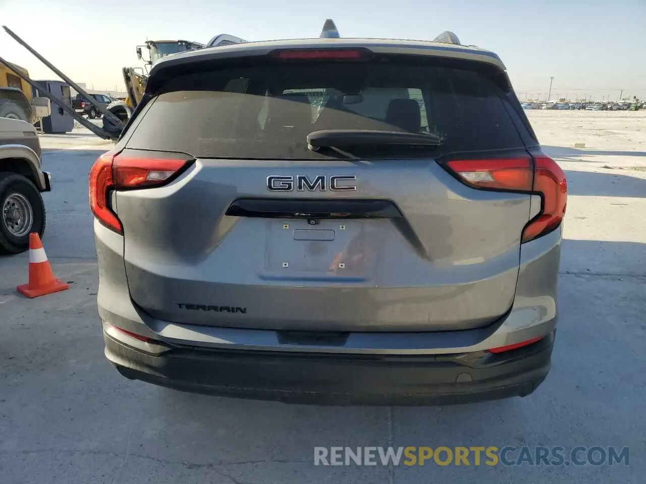 6 Photograph of a damaged car 3GKALPEV2LL345194 GMC TERRAIN 2020