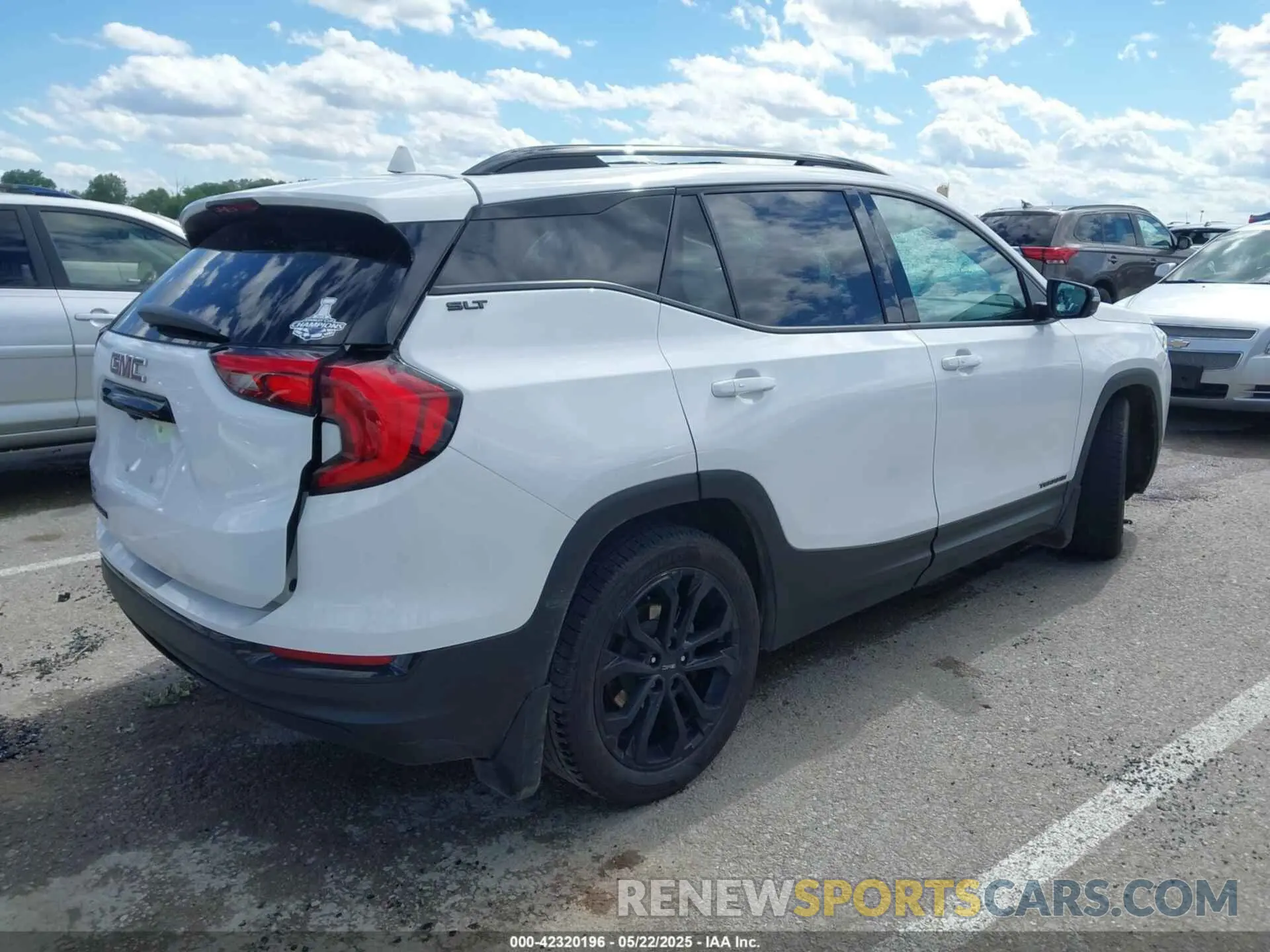 4 Photograph of a damaged car 3GKALPEV3LL299164 GMC TERRAIN 2020